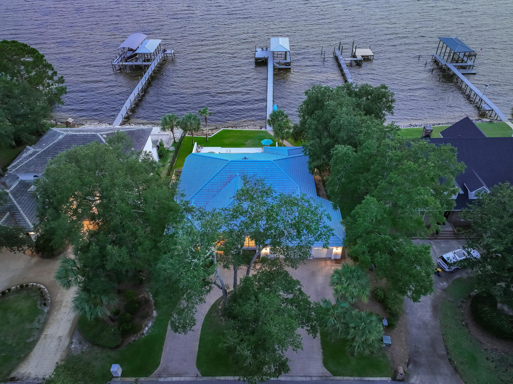 WINDWARD PH 1 BLUEWATER BAY - Residential