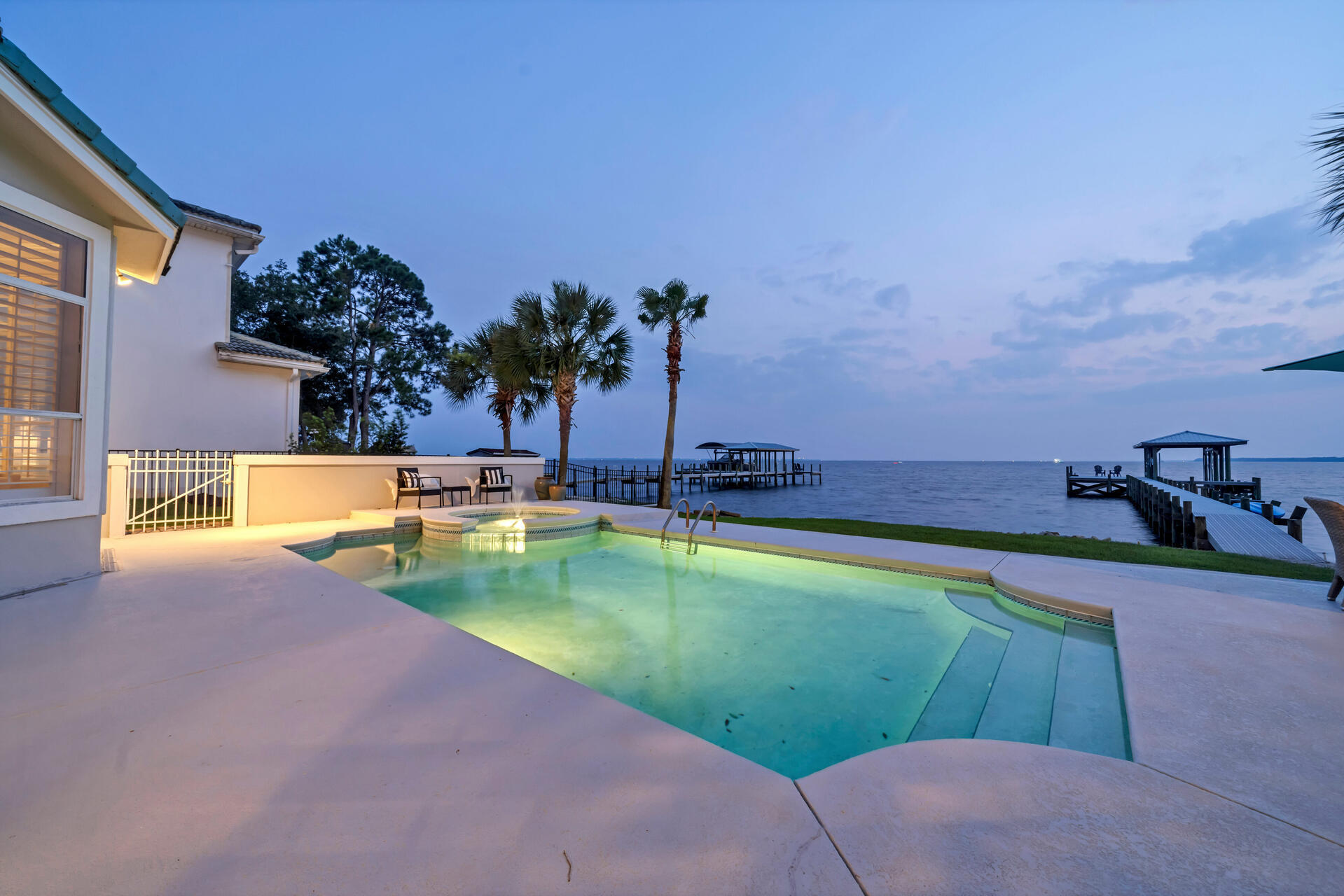 WINDWARD PH 1 BLUEWATER BAY - Residential