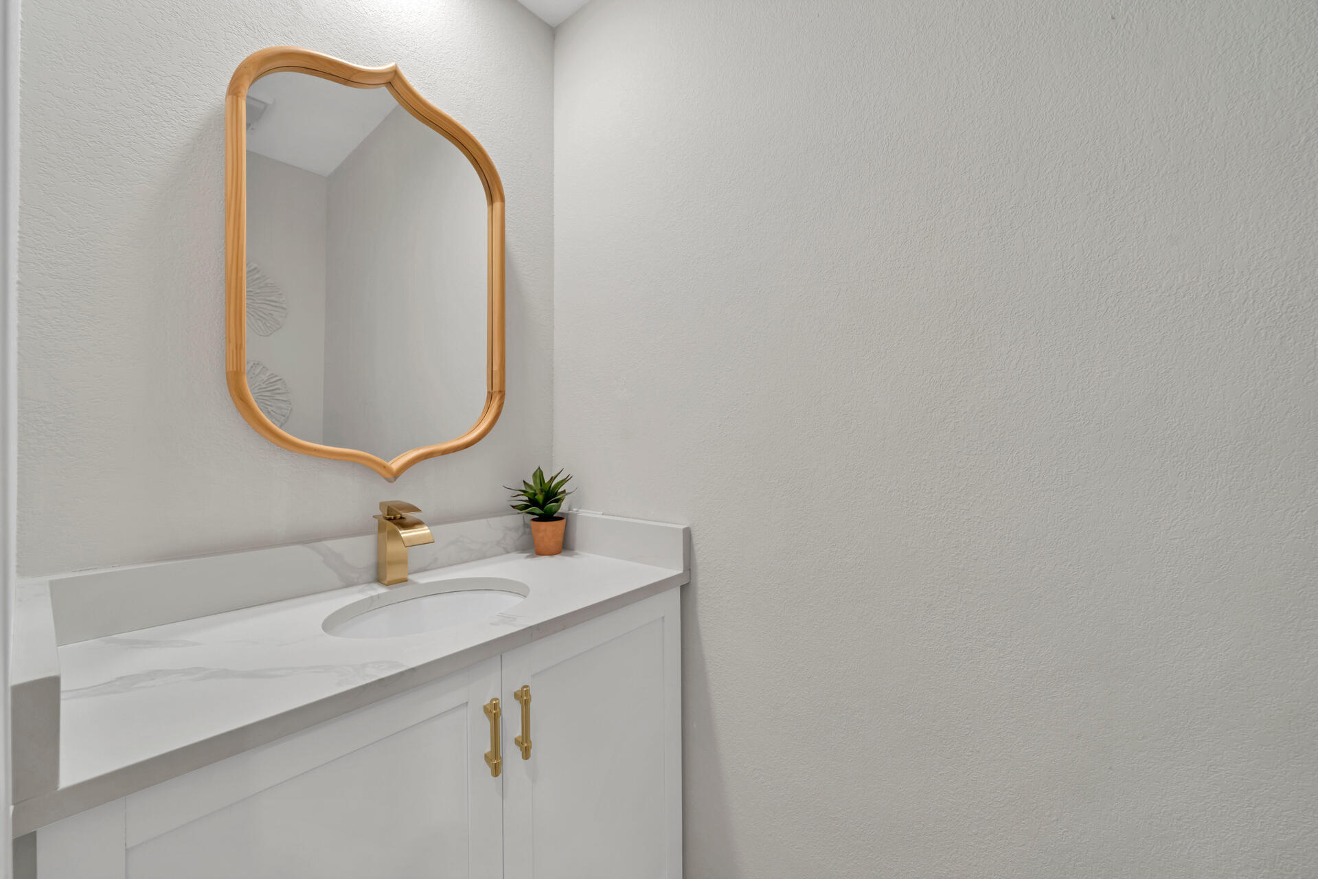 WINDWARD PH 1 BLUEWATER BAY - Residential