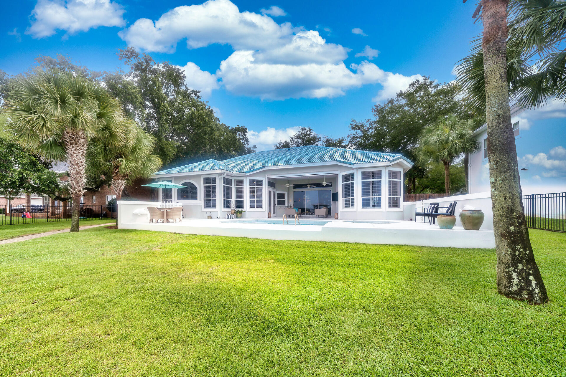 WINDWARD PH 1 BLUEWATER BAY - Residential