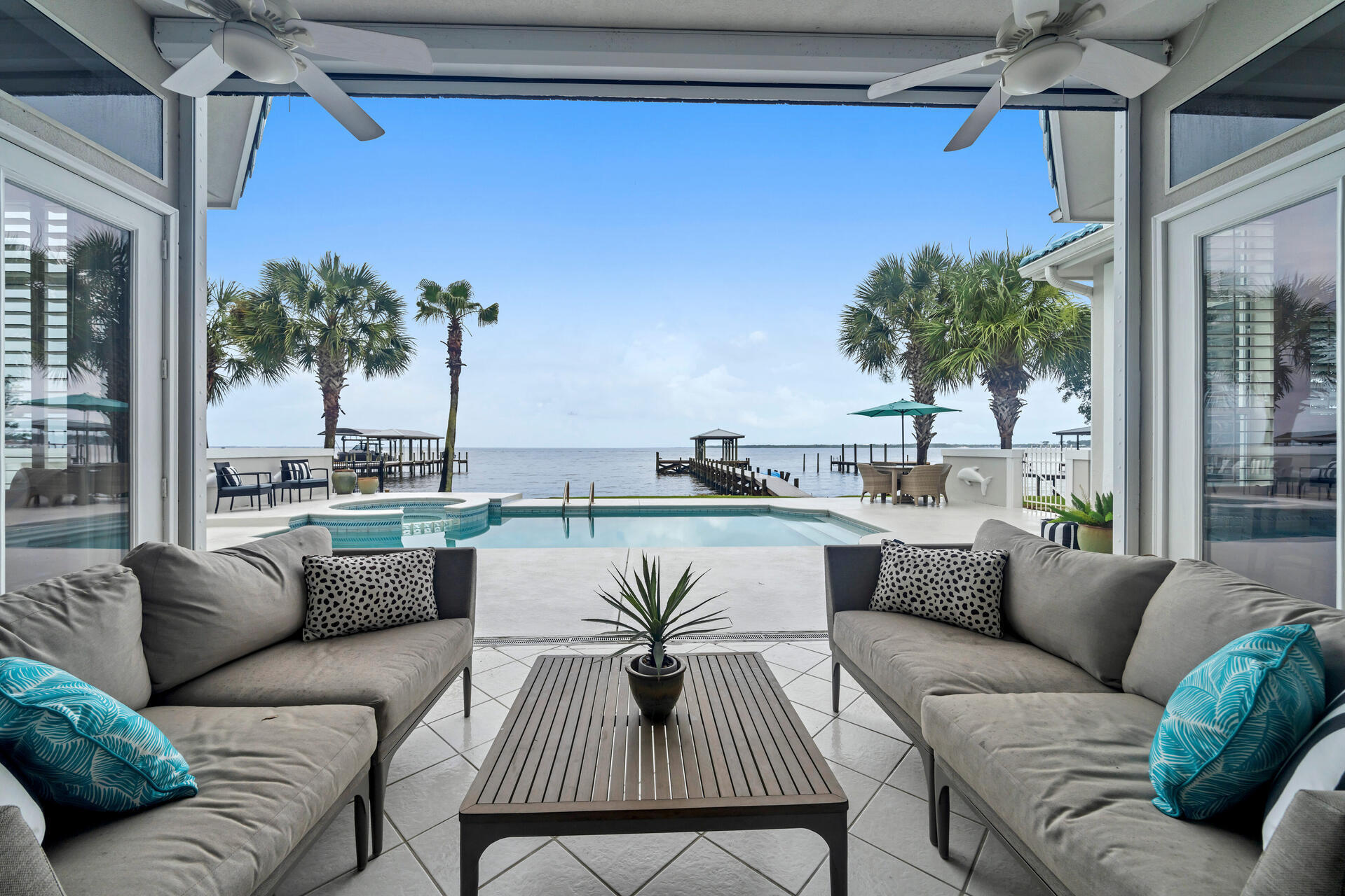 WINDWARD PH 1 BLUEWATER BAY - Residential
