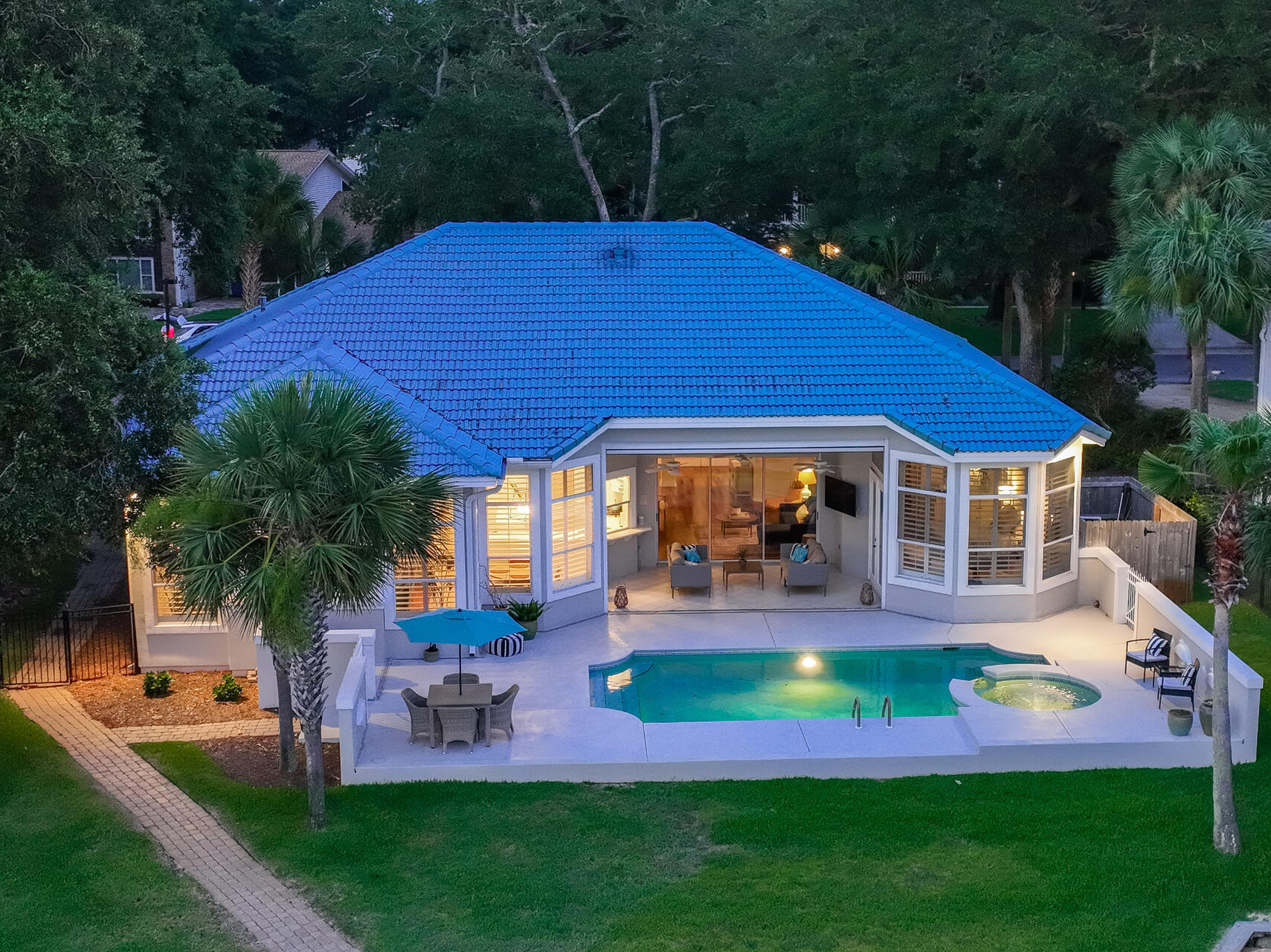WINDWARD PH 1 BLUEWATER BAY - Residential