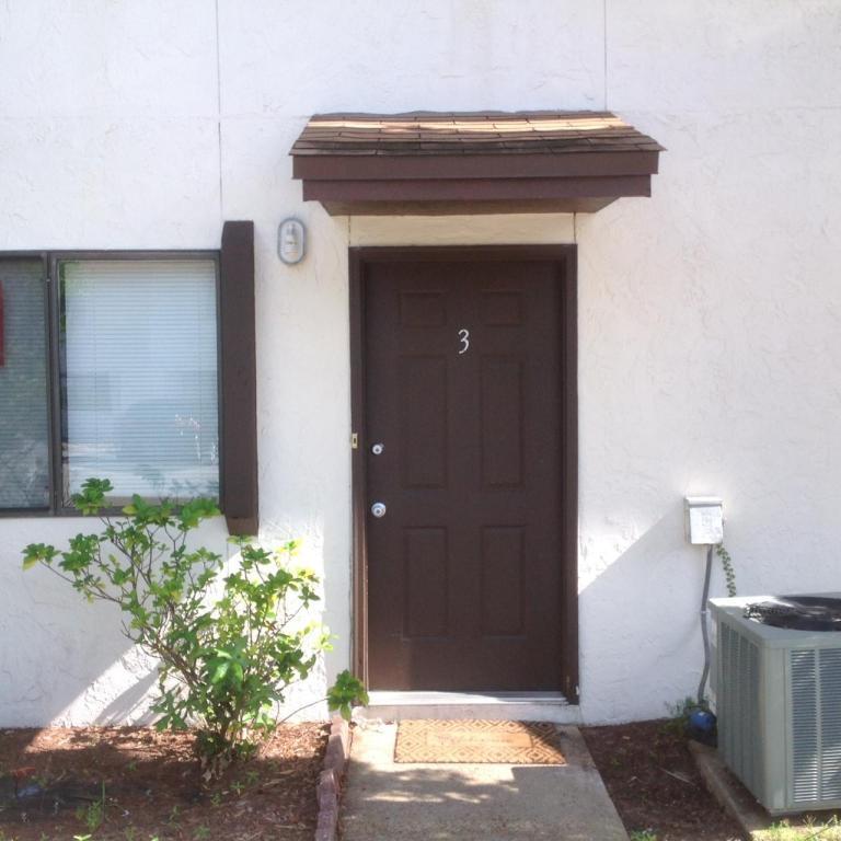 INDIAN HILLS - Residential Lease