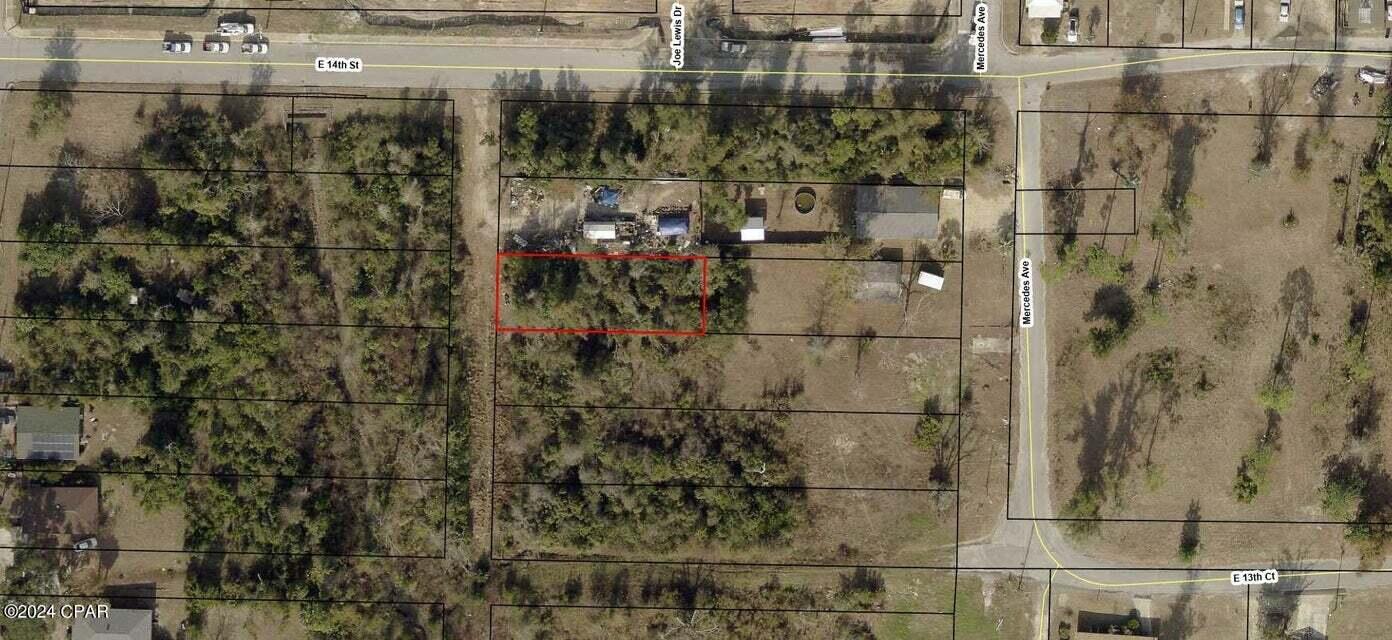 NO RECORDED SUBDIVISION - Land