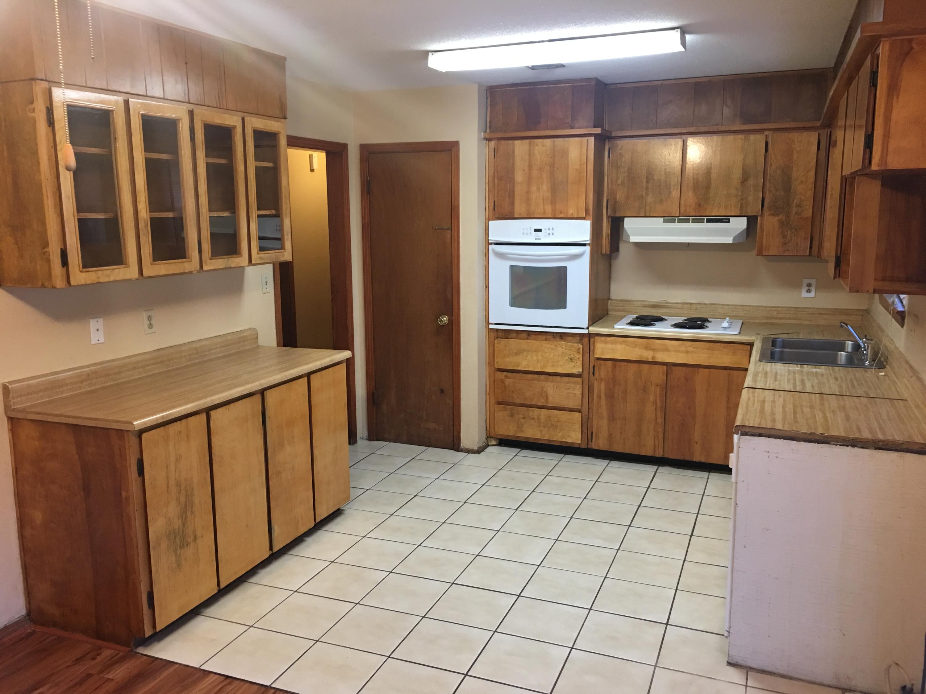 OAKLAND HEIGHTS - Residential Lease
