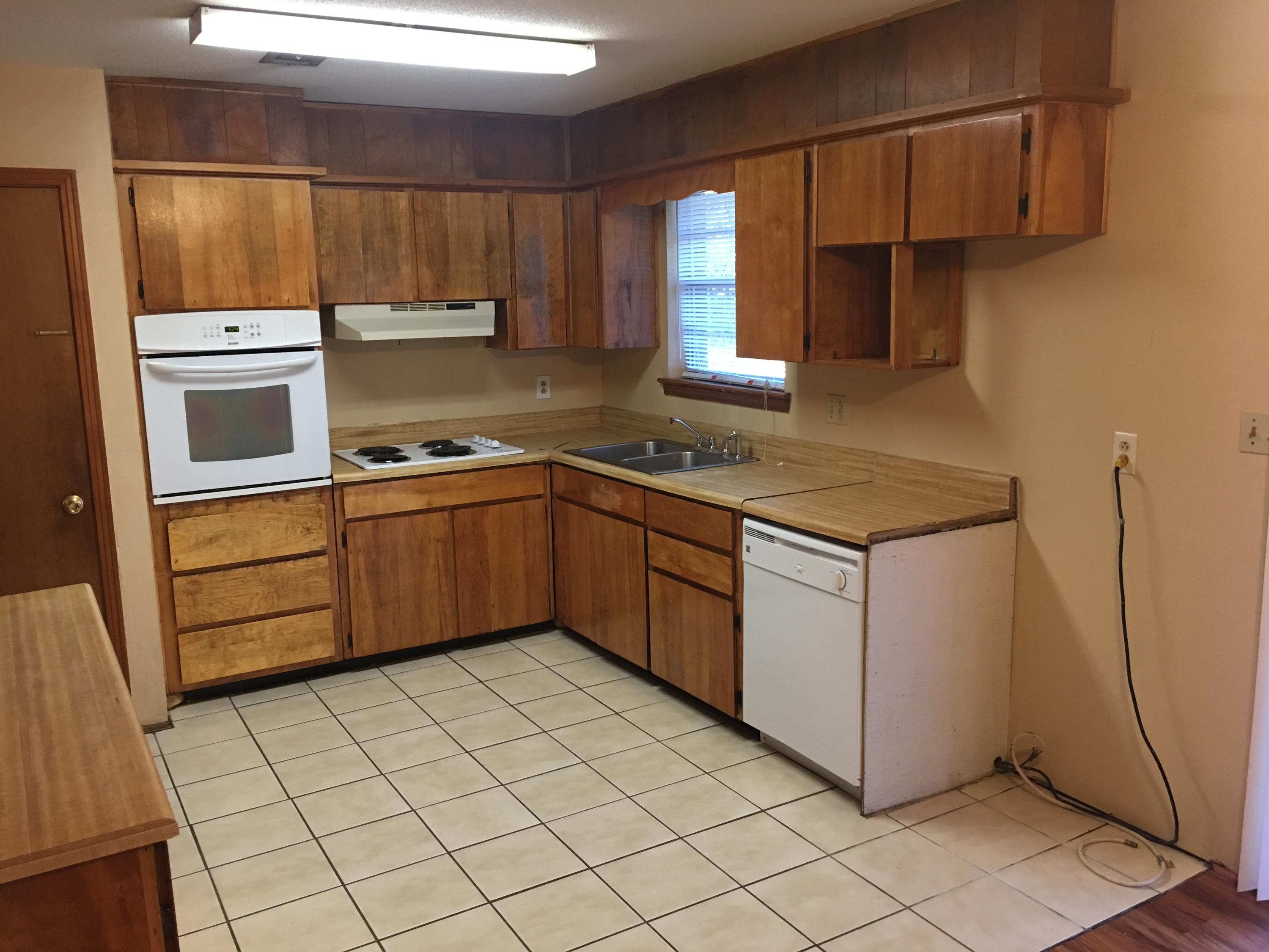 OAKLAND HEIGHTS - Residential Lease