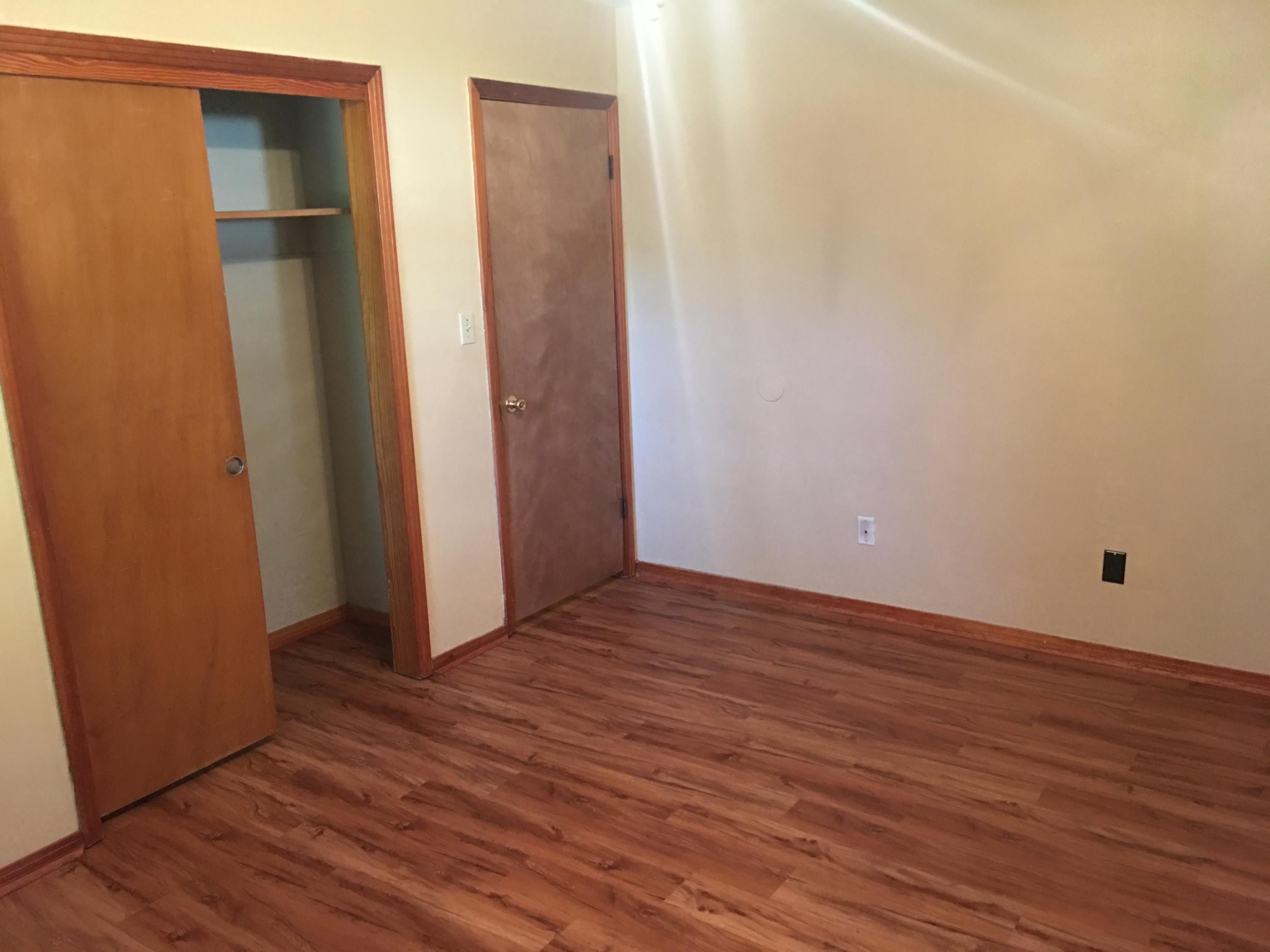 OAKLAND HEIGHTS - Residential Lease