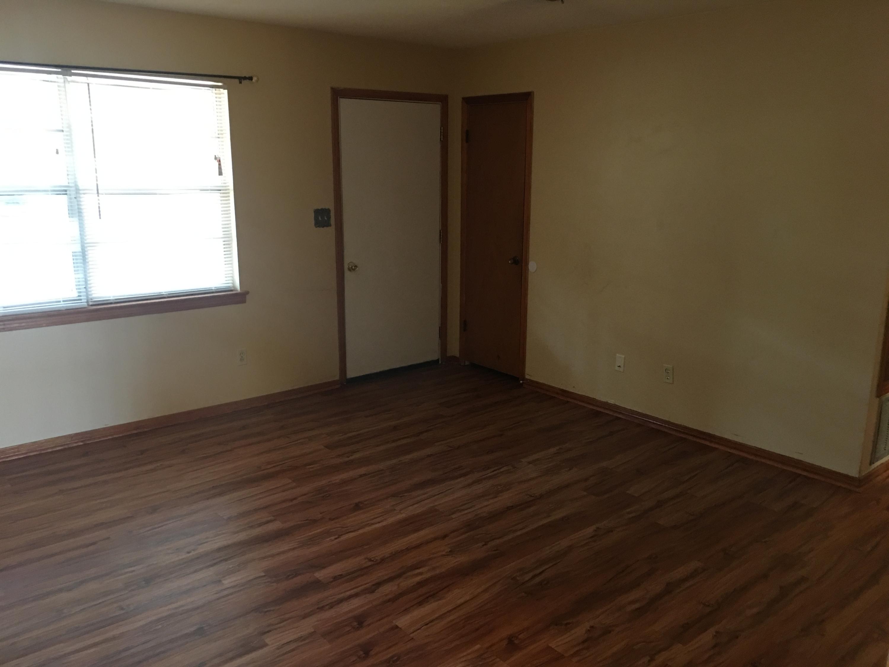 OAKLAND HEIGHTS - Residential Lease