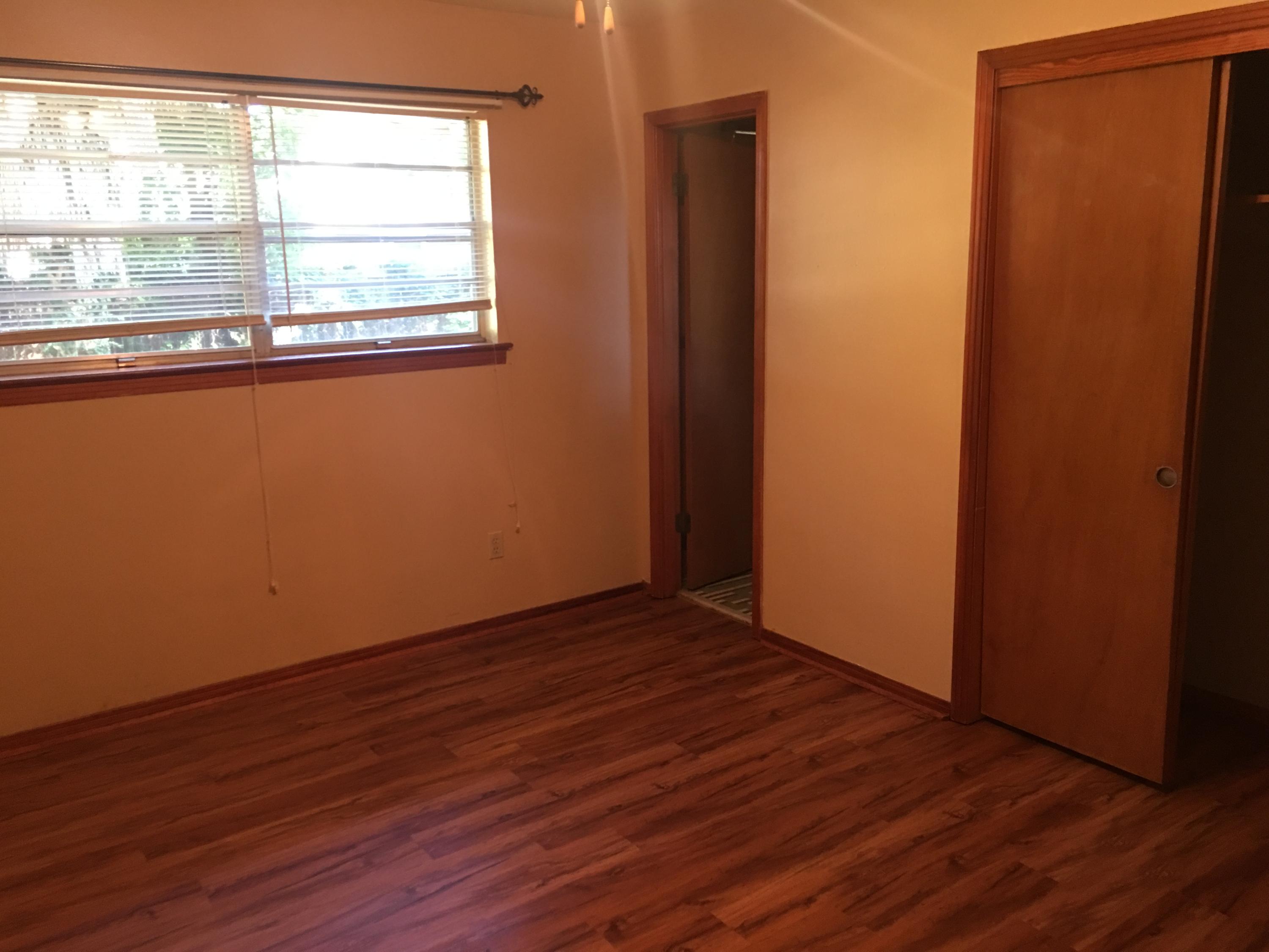 OAKLAND HEIGHTS - Residential Lease