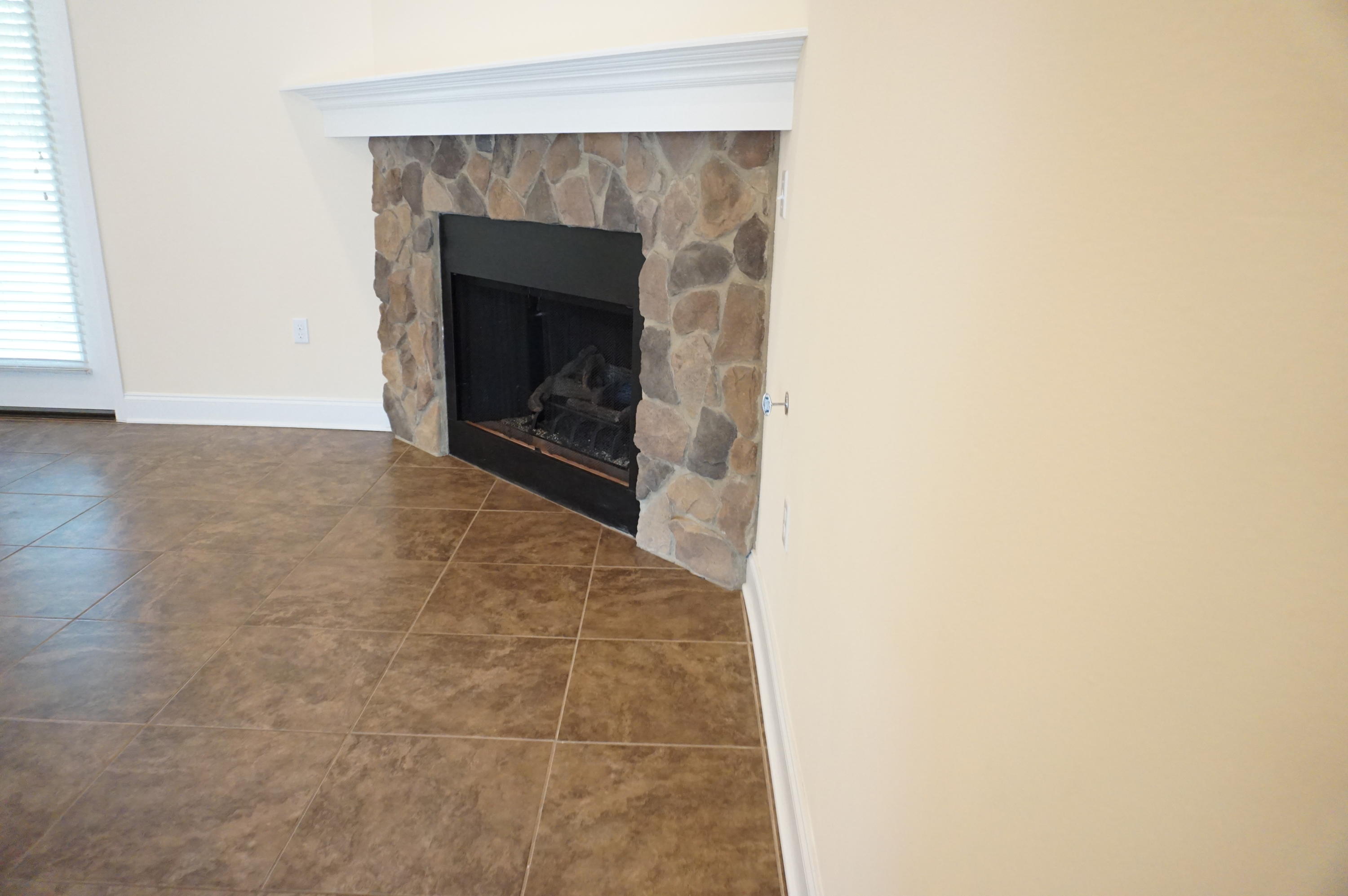 CHANAN ESTATES - Residential Lease