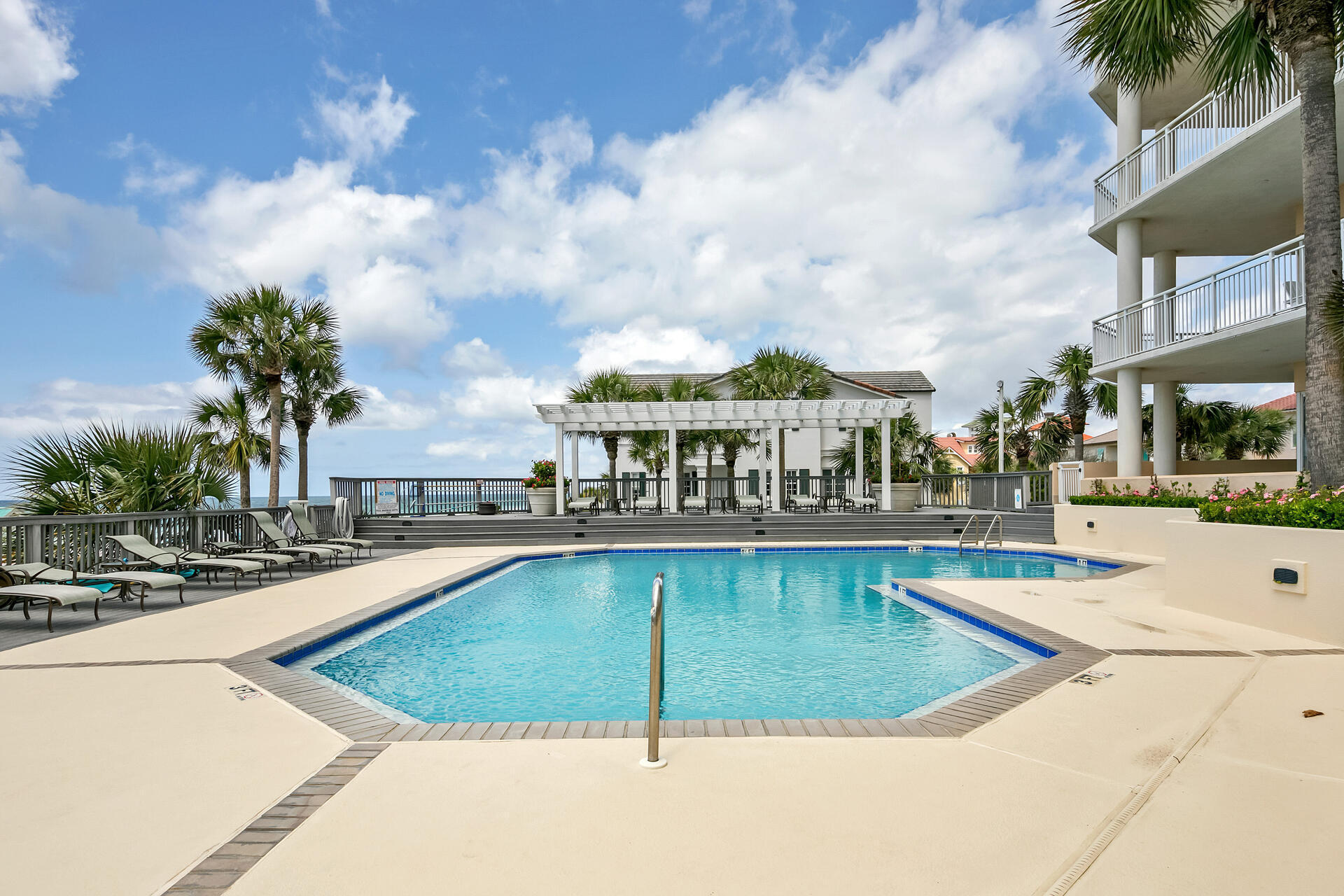 HIDDEN DUNES GRAND VILLAS - Residential