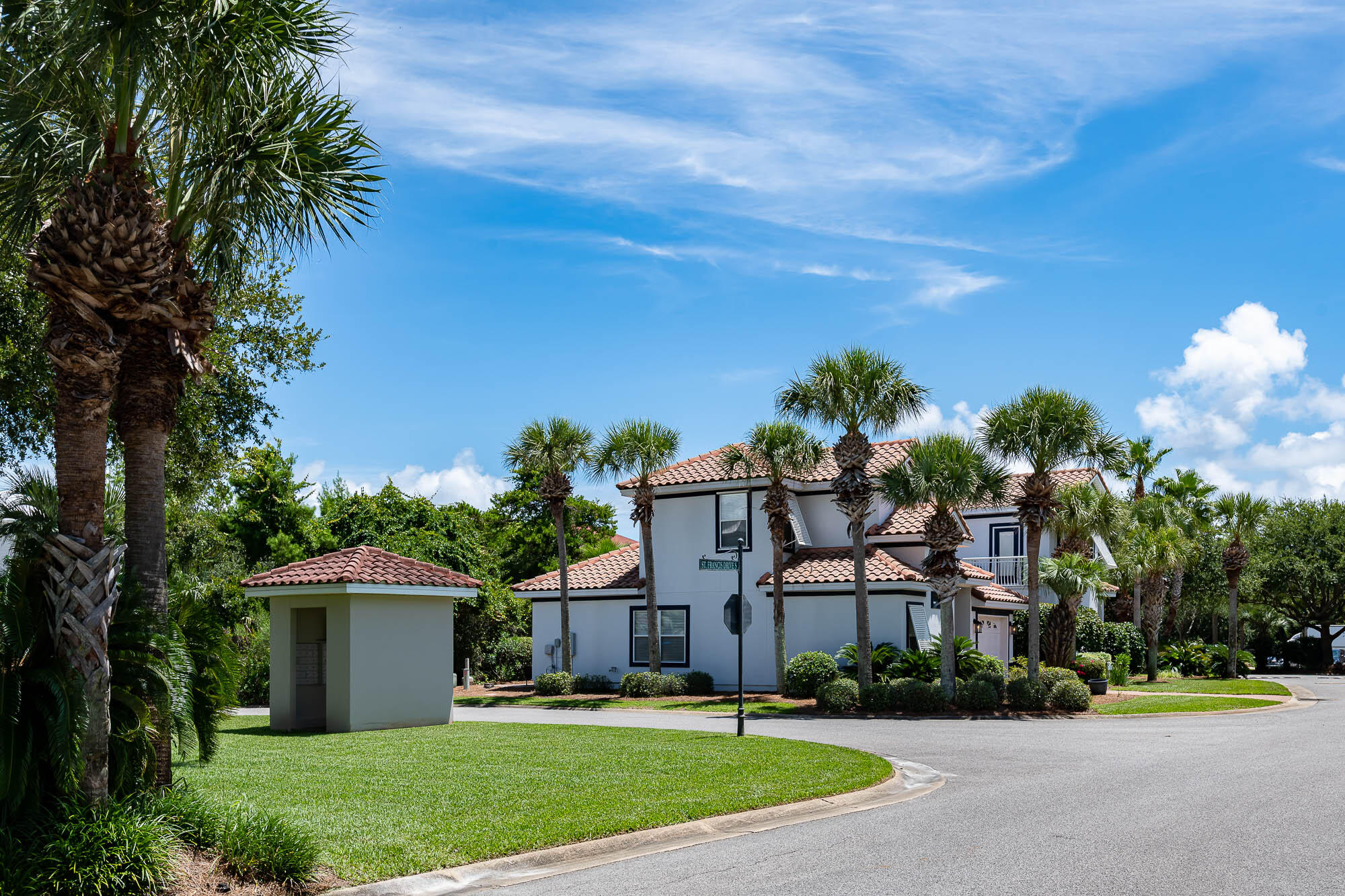 EMERALD WATERS VILLAGE - Residential