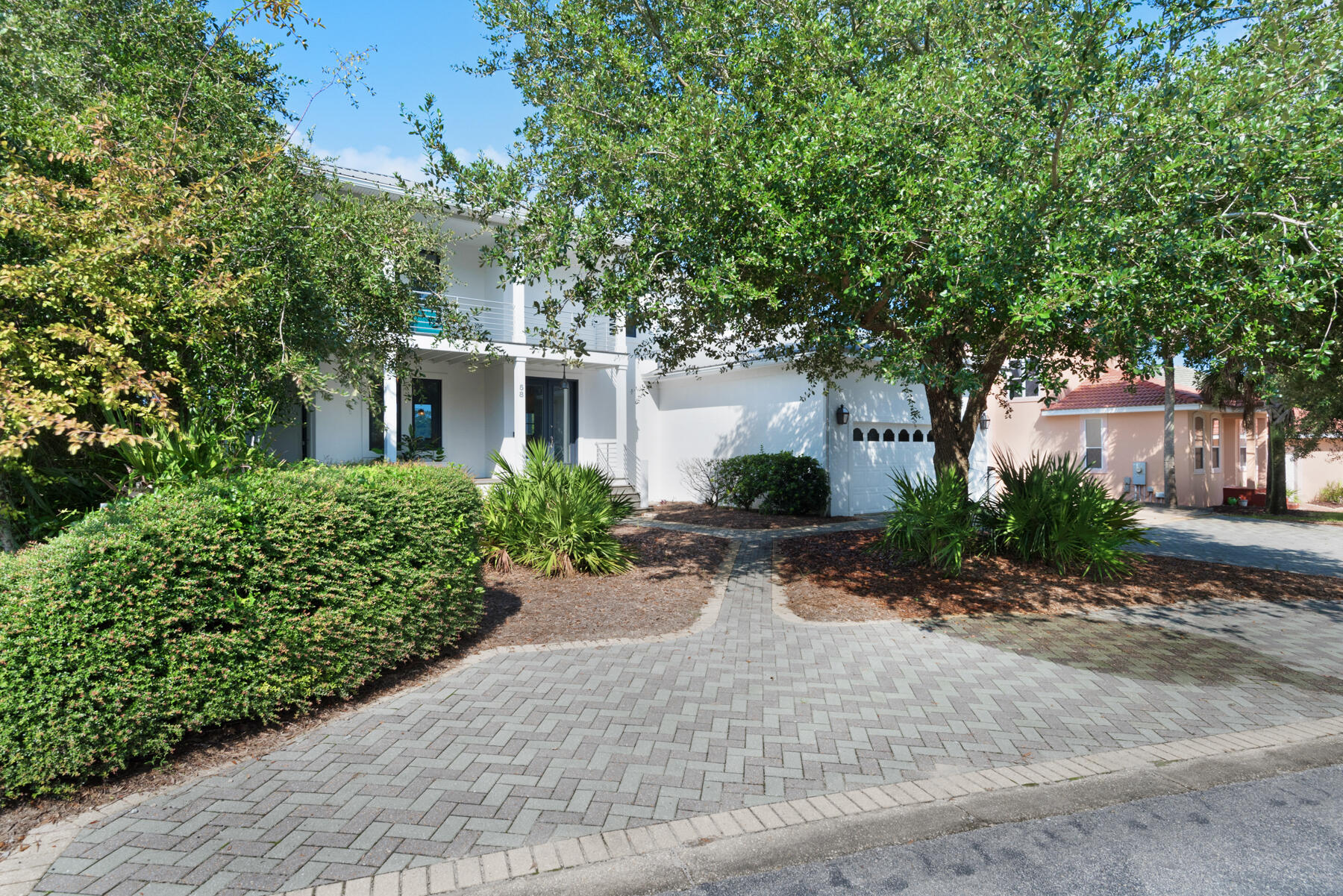 LAKEWOOD POINTE ESTATES - Residential