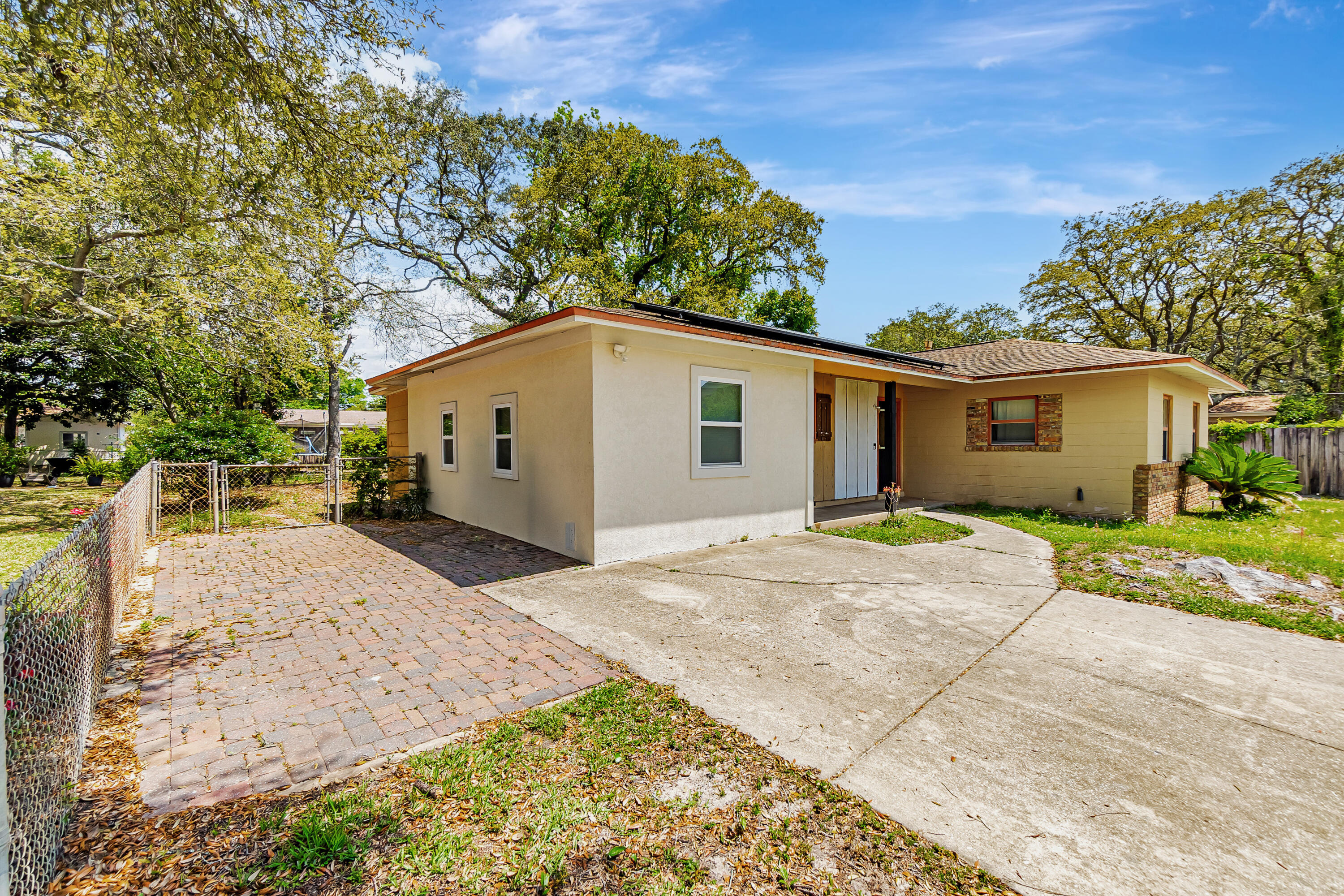 UNBELIEVABLE Opportunity in Ft. Walton Beach! Get ready to snag an incredible deal on this charming 4 Bedroom / 1 Bathroom home, perfectly situated in the heart of Ft. Walton Beach! With its prime location, you'll be just steps away from all the city has to offer. 

This hidden gem is bursting with potential, just waiting for your personal touch. Envision the possibilities for upgrades and expansions and make this house your dream home! And, as a bonus, the solar panels will be paid in full, so you can enjoy the benefits of renewable energy without the upfront cost! Don't miss out on this amazing opportunity to own a piece of Ft. Walton Beach. Contact us today to schedule a viewing and make this incredible deal yours!'