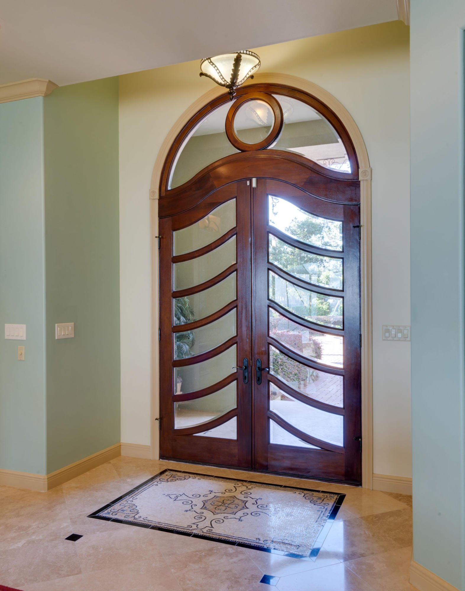 WHISPERING OAKS - Residential