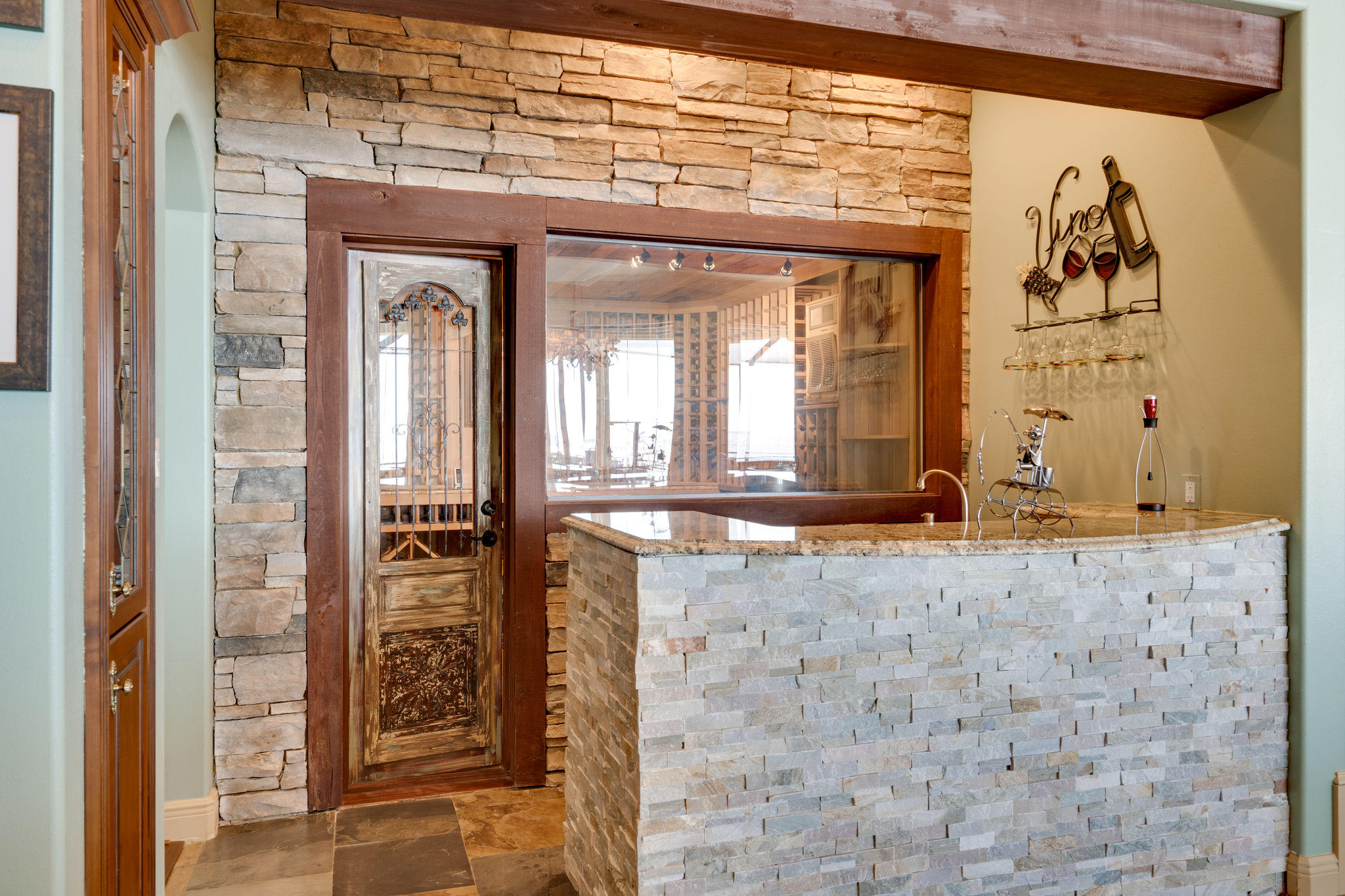 WHISPERING OAKS - Residential