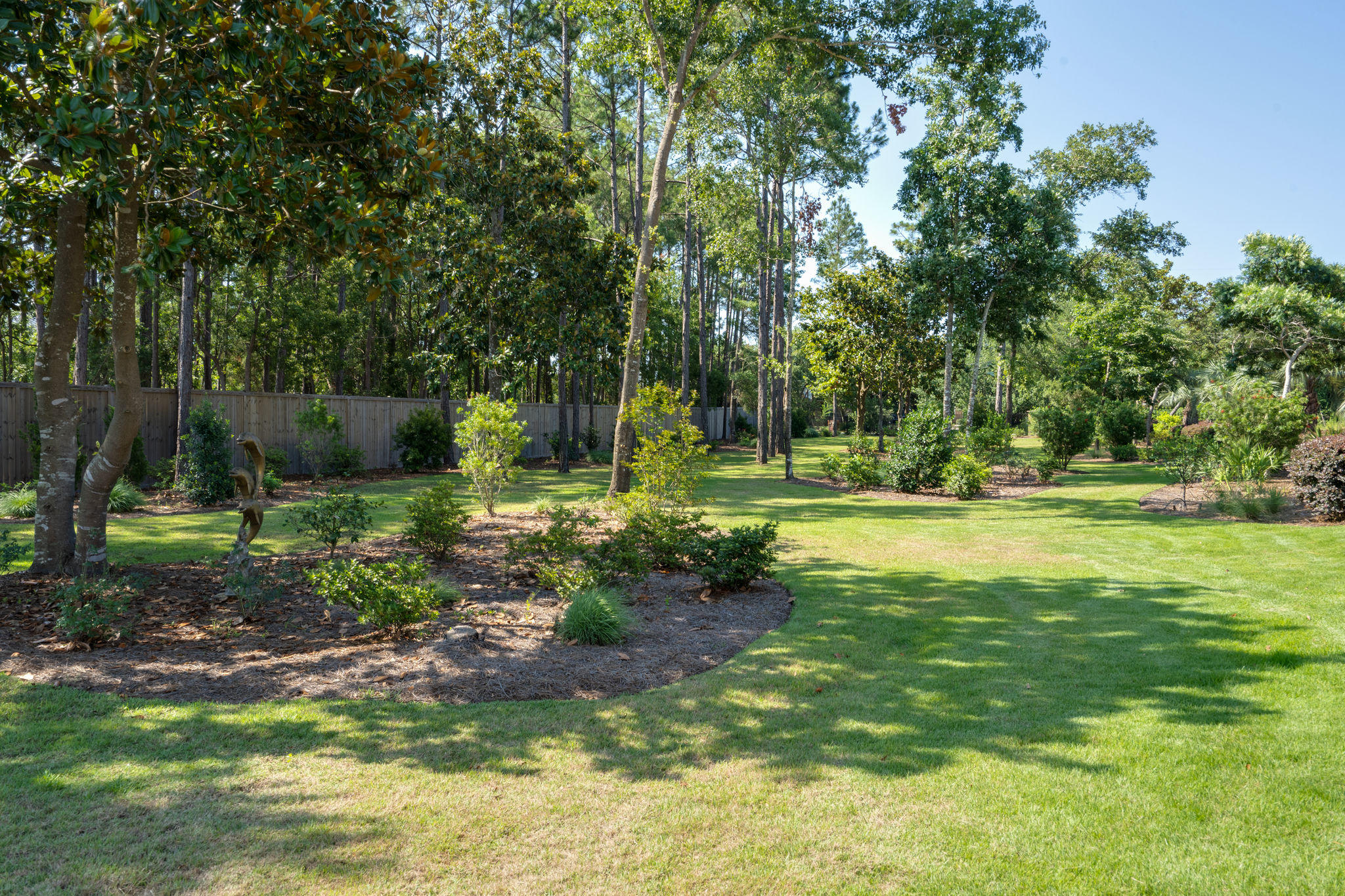 WHISPERING OAKS - Residential