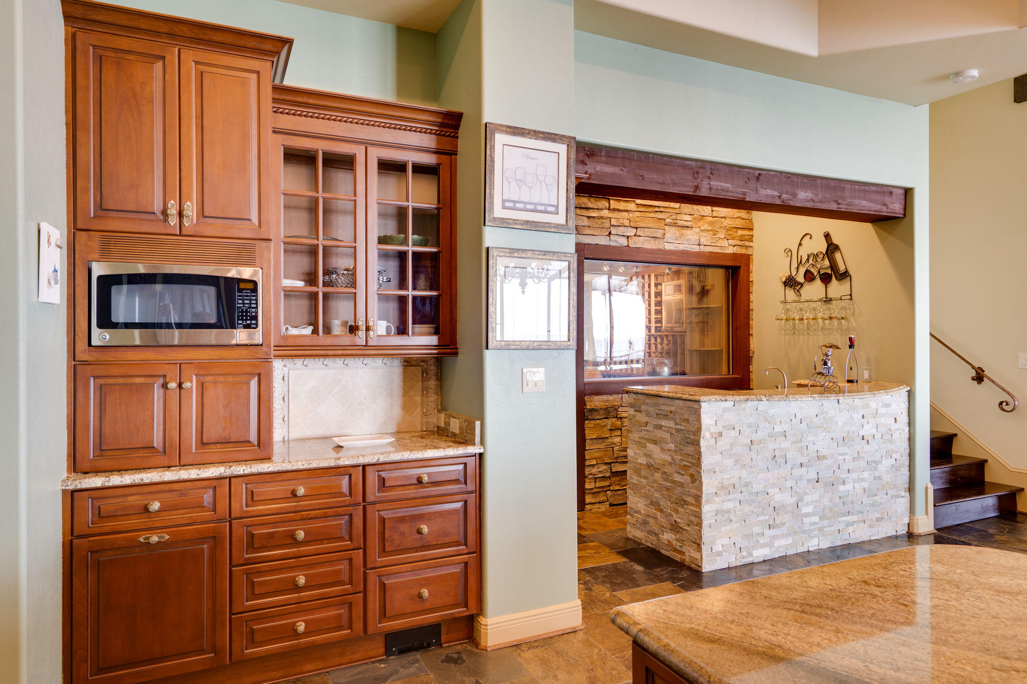 WHISPERING OAKS - Residential