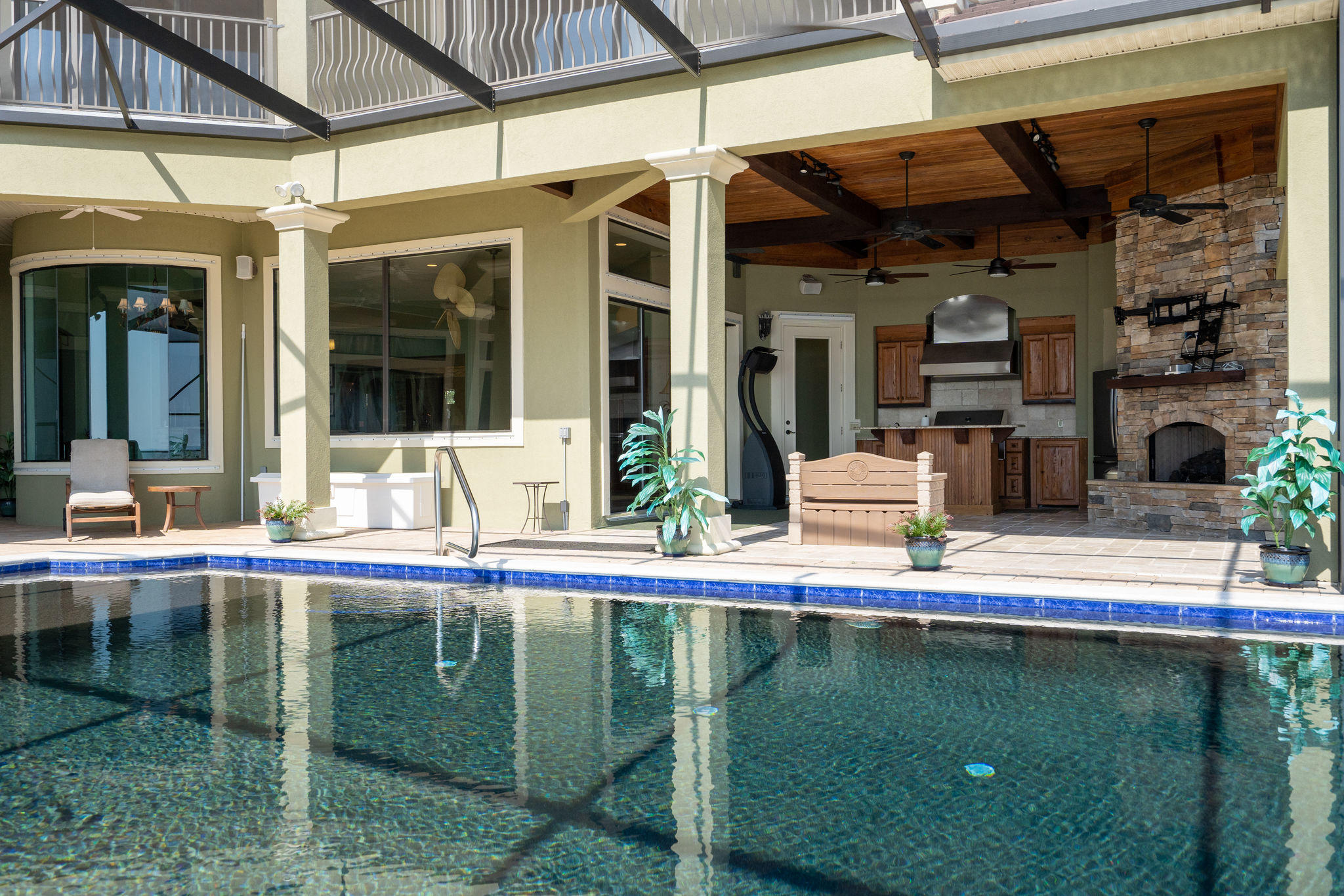 WHISPERING OAKS - Residential