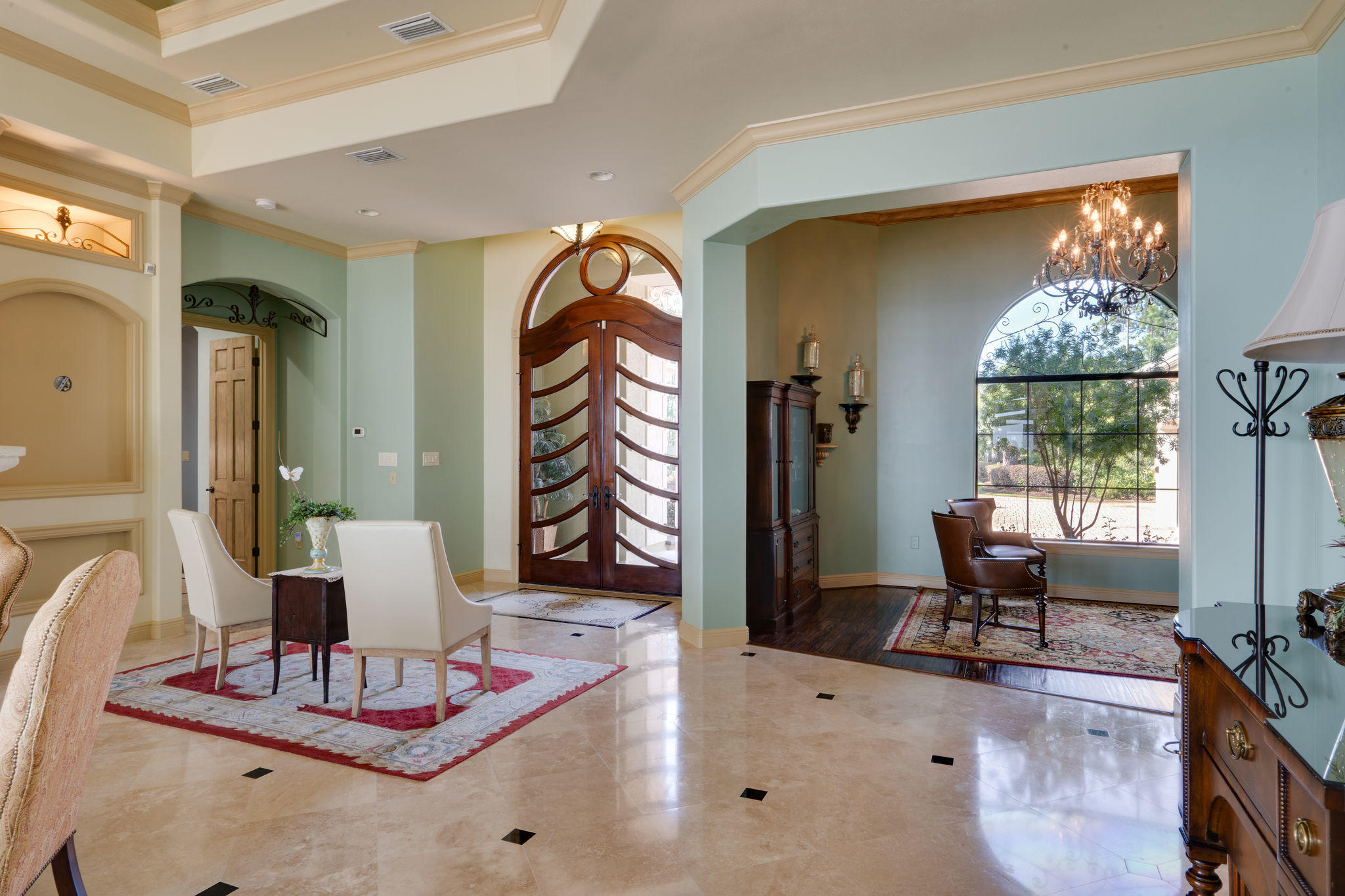 WHISPERING OAKS - Residential