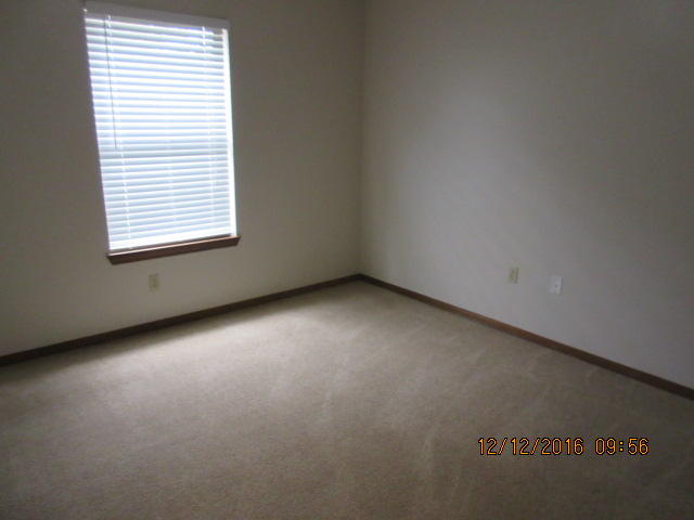 FOX DEN VILLAGES - Residential Lease