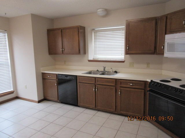 FOX DEN VILLAGES - Residential Lease