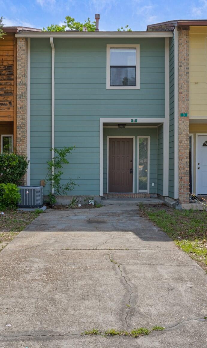 Move-in Special!!Nicely maintained two story townhome located in South FWB-only 4.5 miles from the most beautiful beaches along the Gulf coast! Your new home has a nice tiled entryway that leads you to the kitchen and dining/living combination. There is also a sliding glass door that provides plenty of natural light and leads to a small fenced back yard. All bedrooms are on the 2nd level and have carpet. Washer/Dryer provided but not warranted. Sorry no pets allowed. All Coastal Realty Services residents are enrolled in the Resident Benefits Package (RBP) which includes renters insurance, HVAC air filter delivery (for applicable properties) and our best-in-class resident rewards program, and much more! More details upon application.
