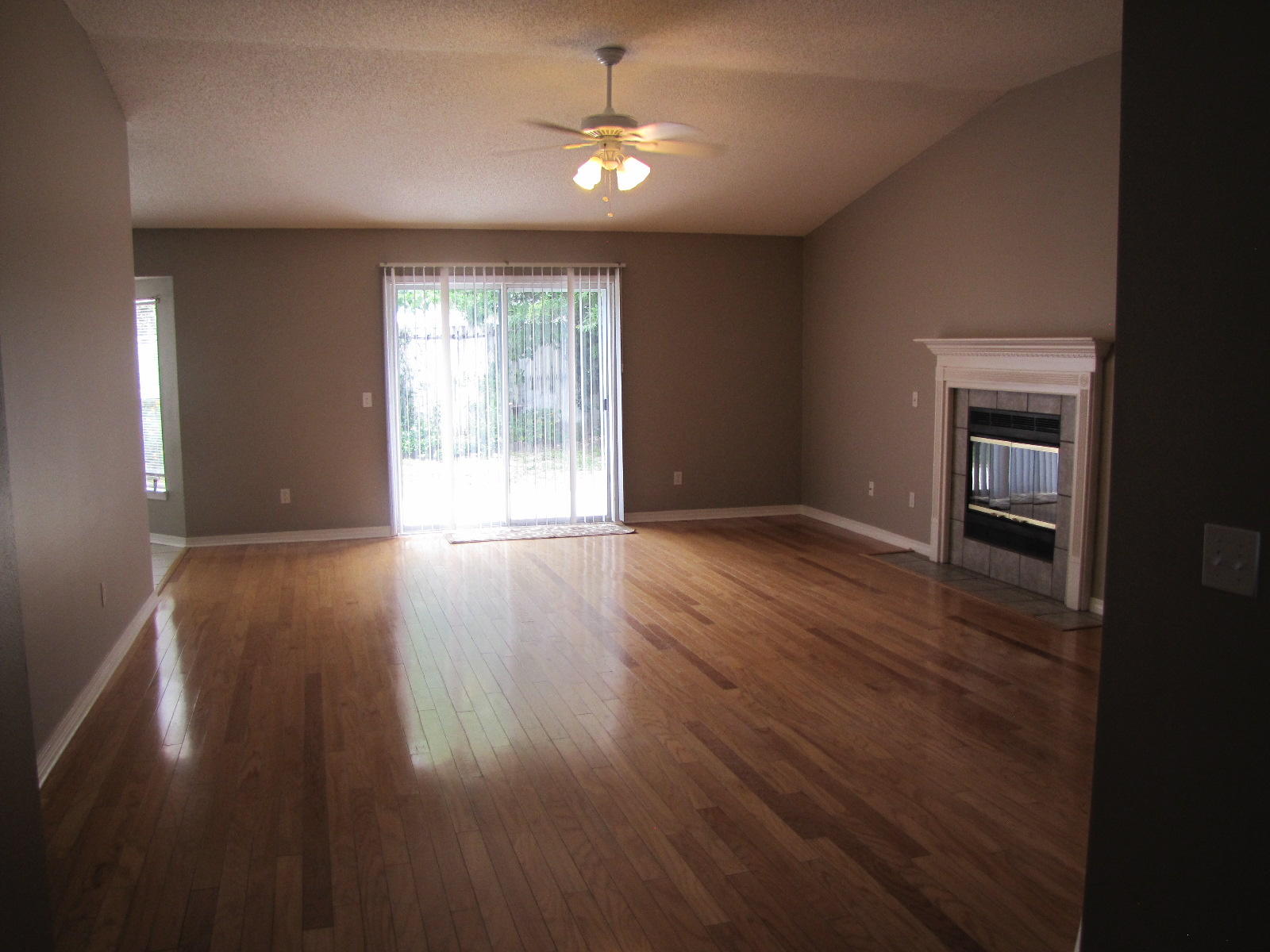 NORTHVIEW ESTATES 7TH ADDN - Residential Lease