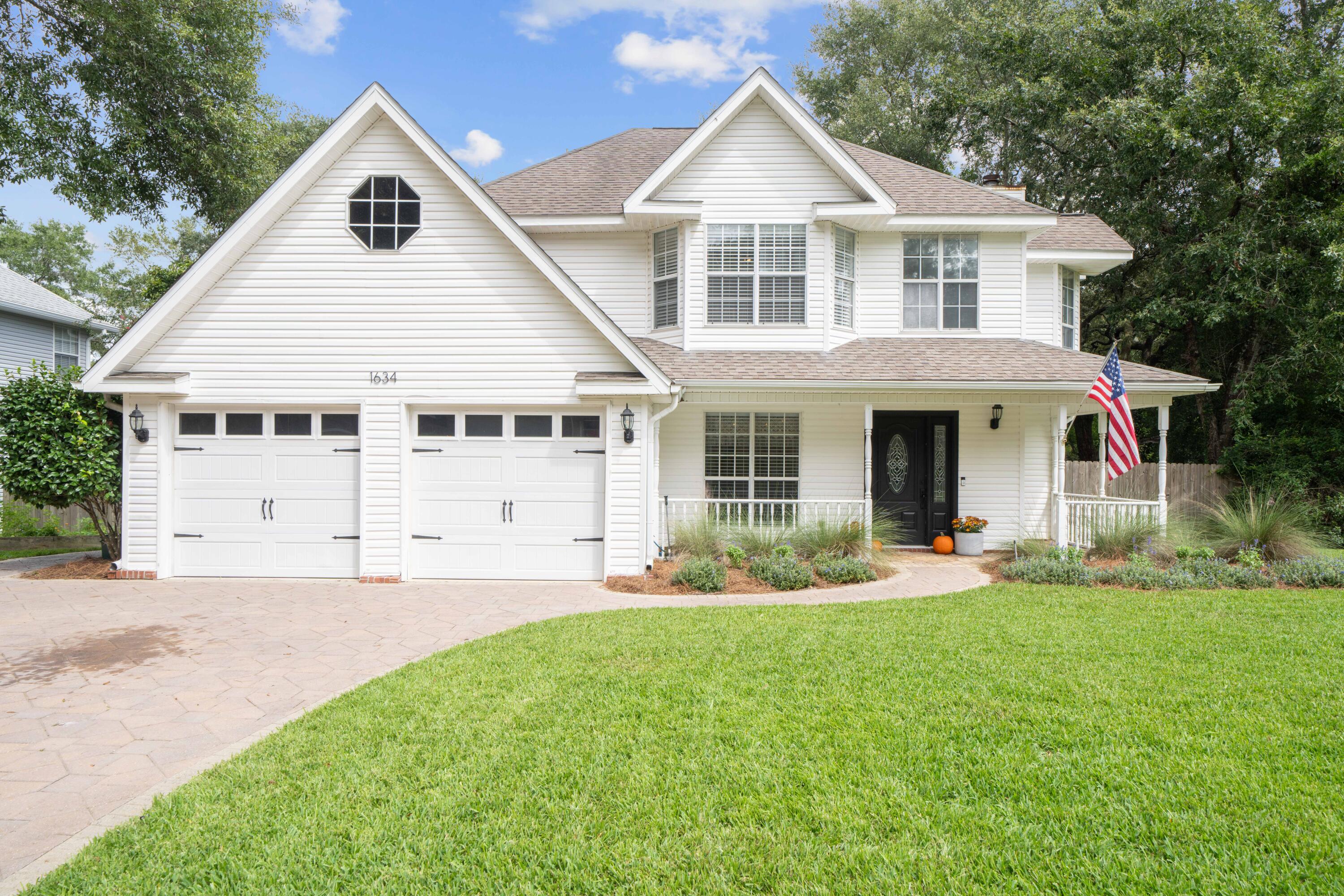 PARKWOOD ESTATES PH 1 BLUEWATER BAY - Residential