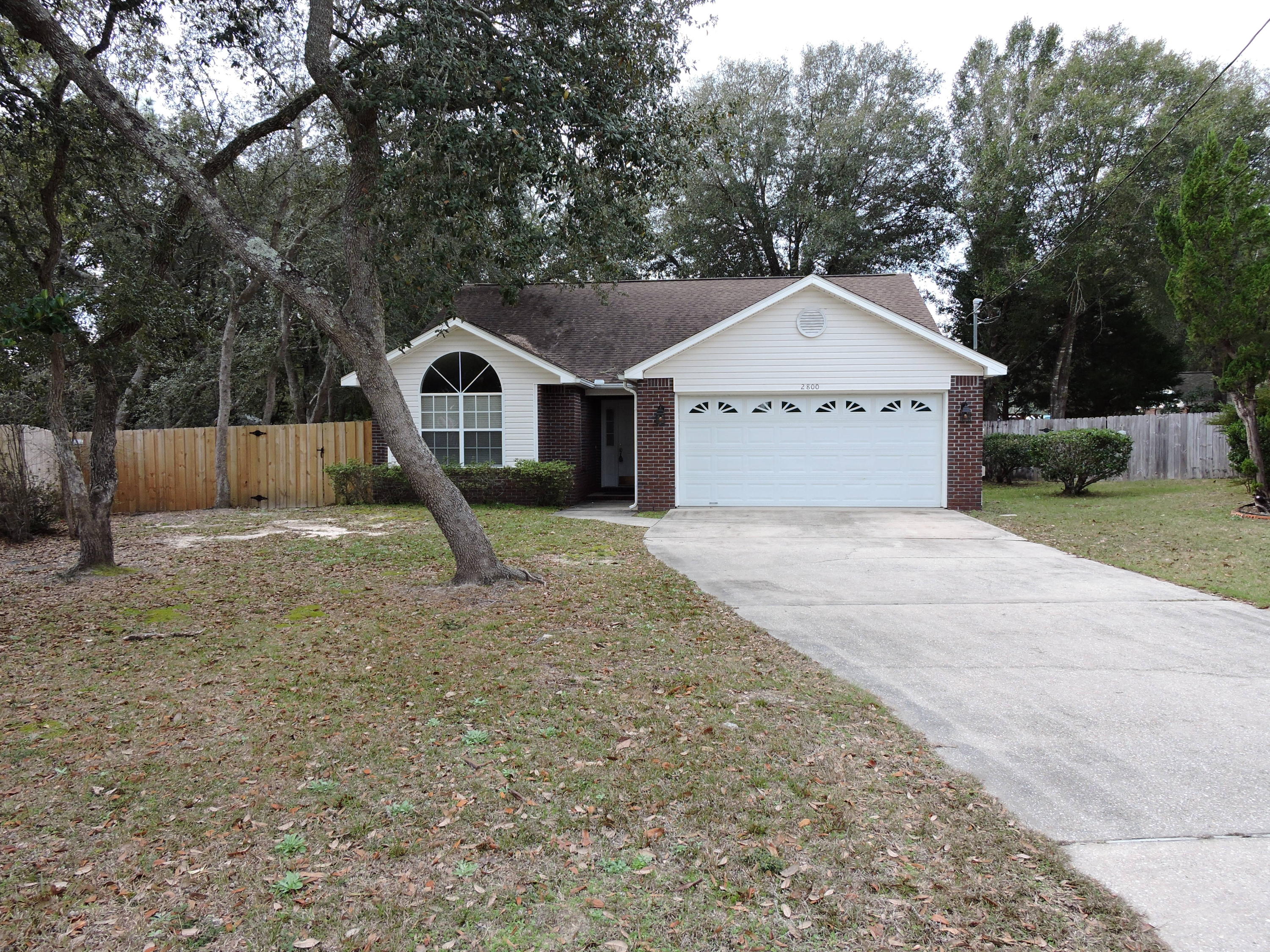 PINNACLE POINT - Residential Lease