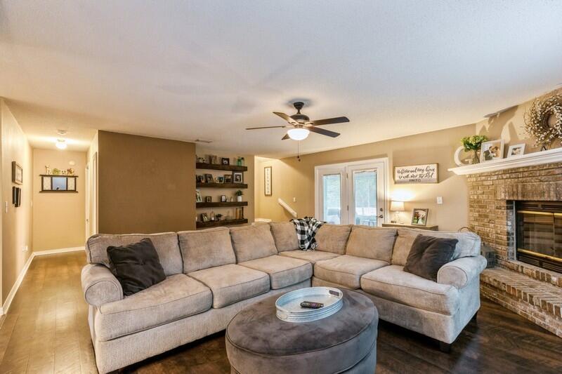 FOXWOOD ESTATES 1 - Residential