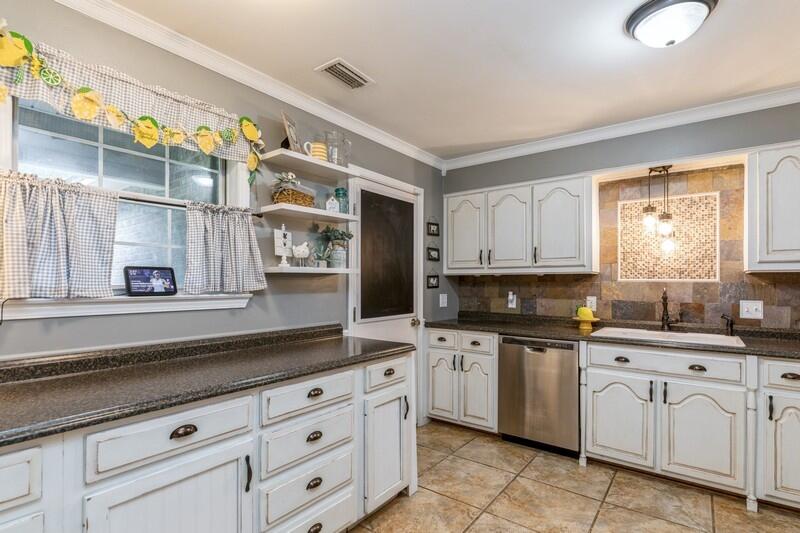 FOXWOOD ESTATES 1 - Residential