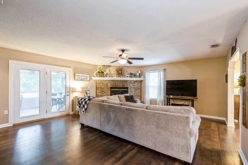 FOXWOOD ESTATES 1 - Residential