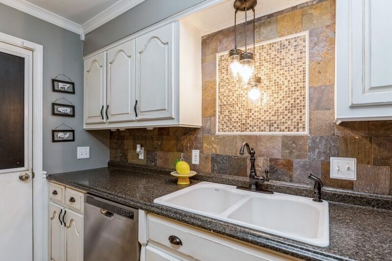 FOXWOOD ESTATES 1 - Residential