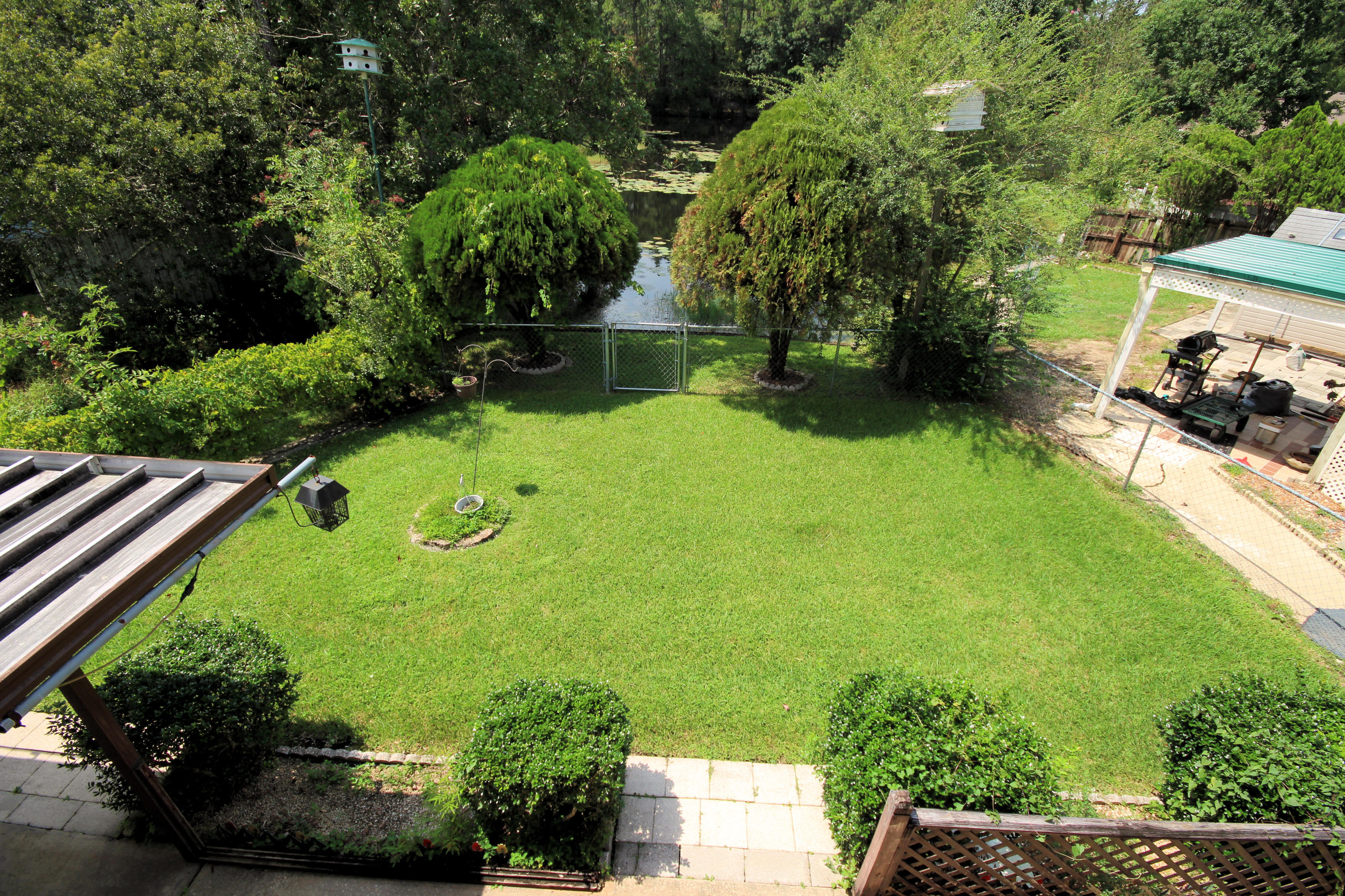 CRYSTAL LAKE ESTATES LOT 8 - Residential