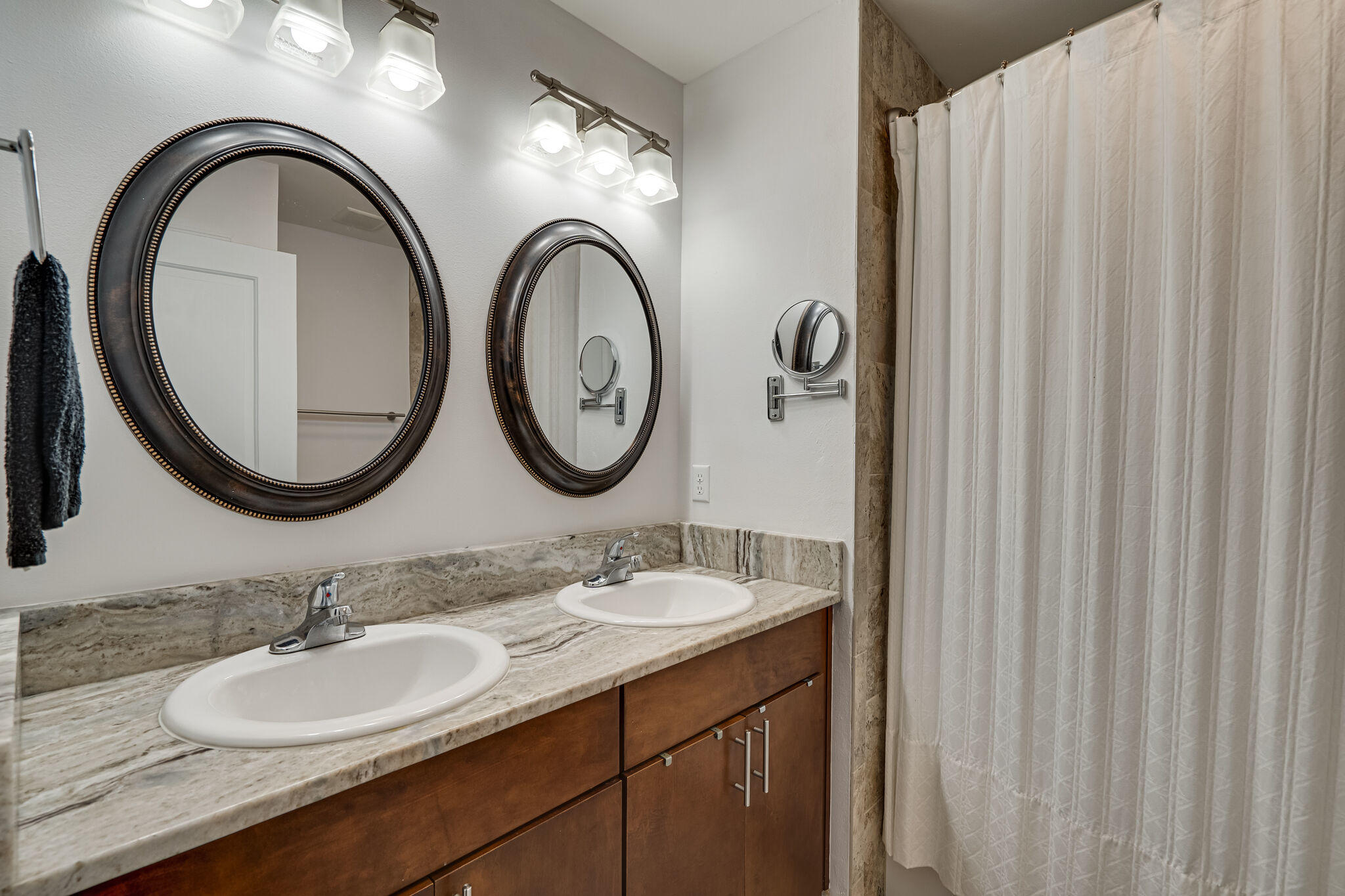 METES & BOUNDS - Residential Lease