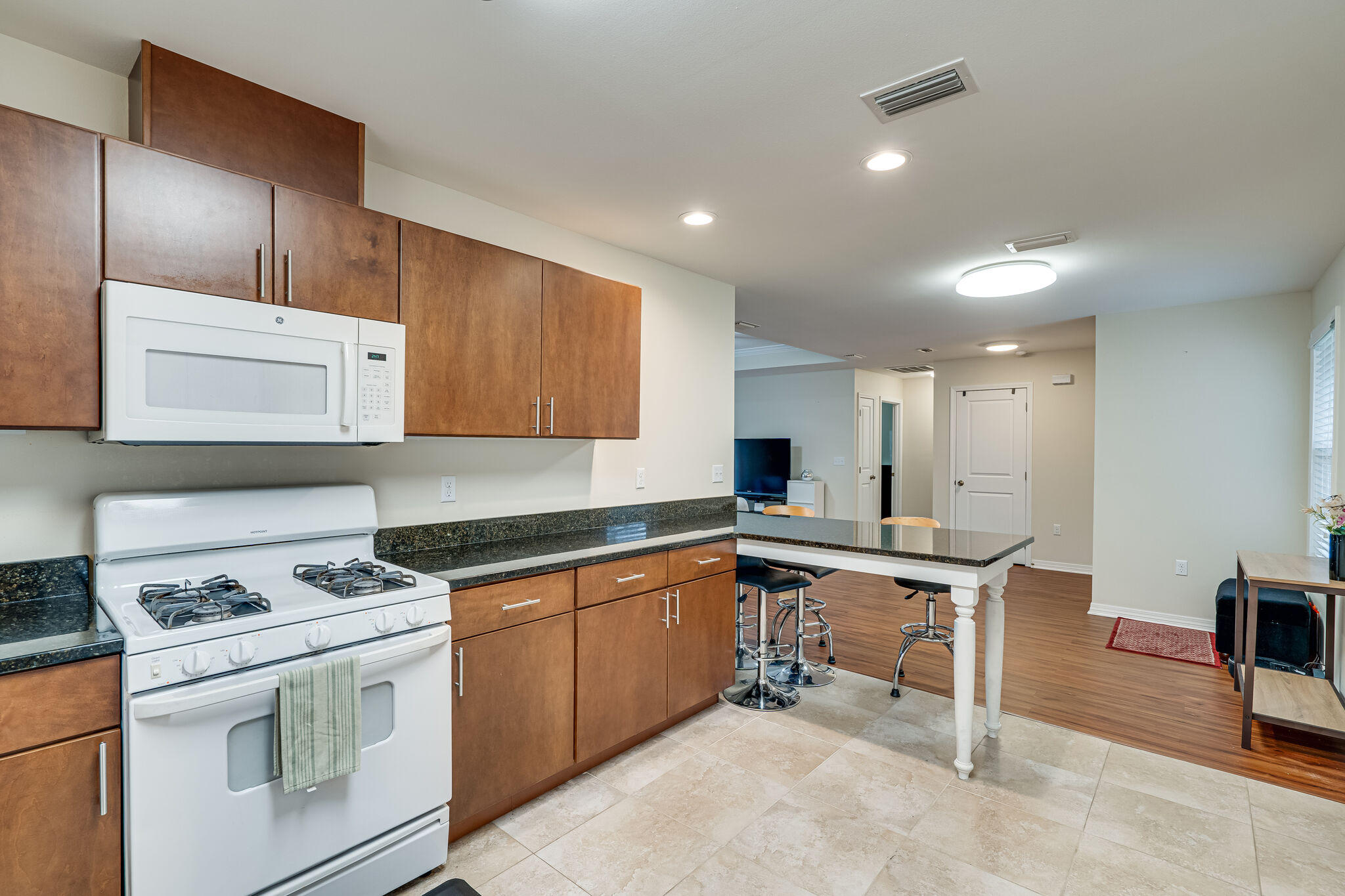 METES & BOUNDS - Residential Lease