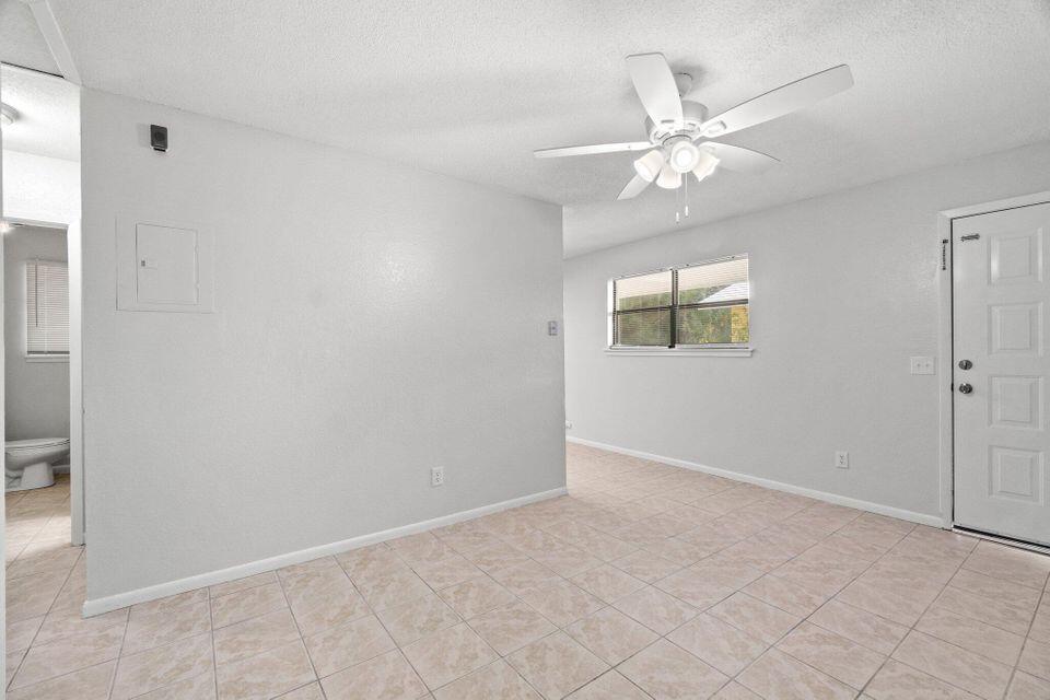 LIVE OAK - Residential Lease