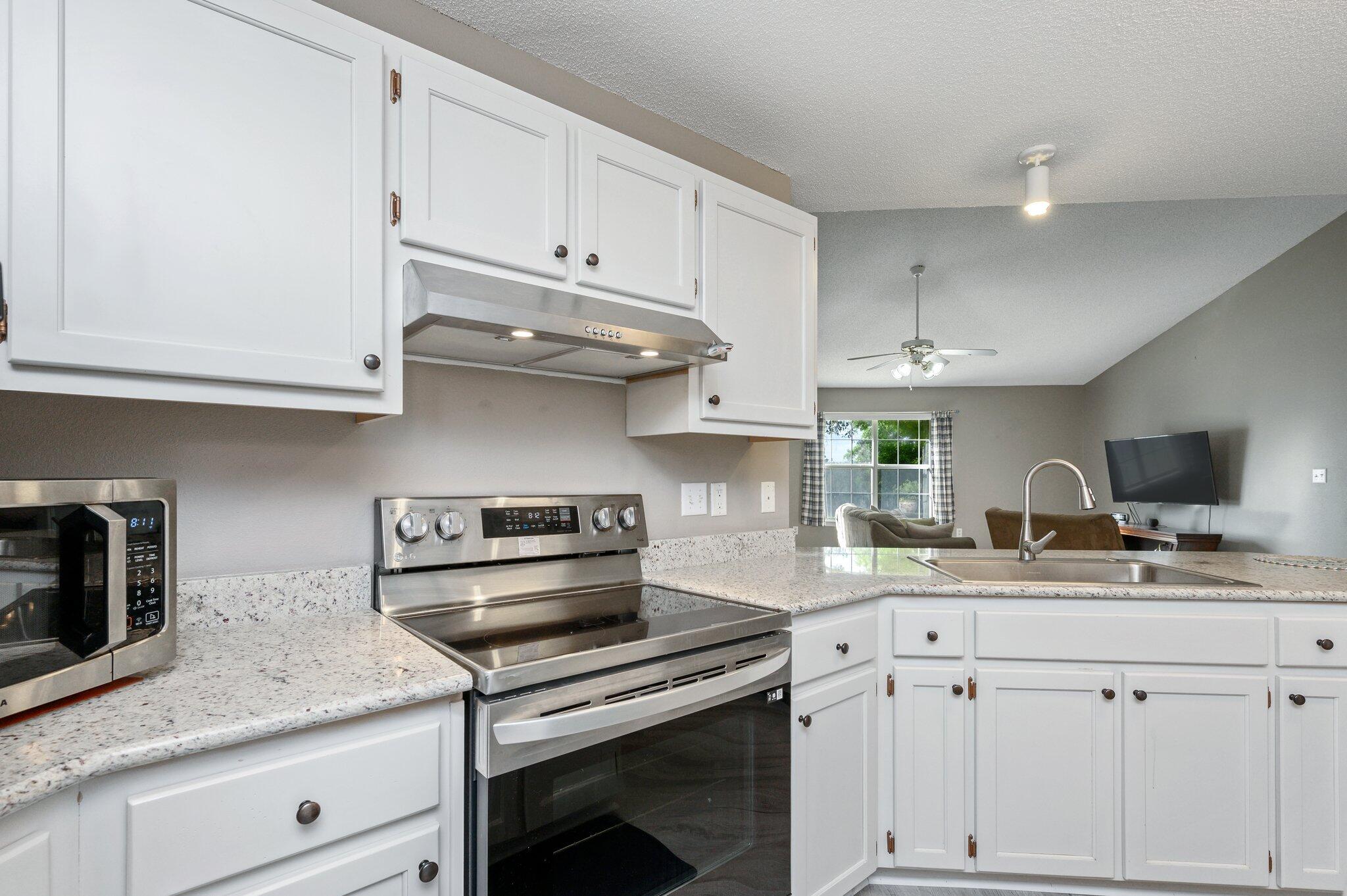 FOXWOOD ADDITION S/D - Residential Lease