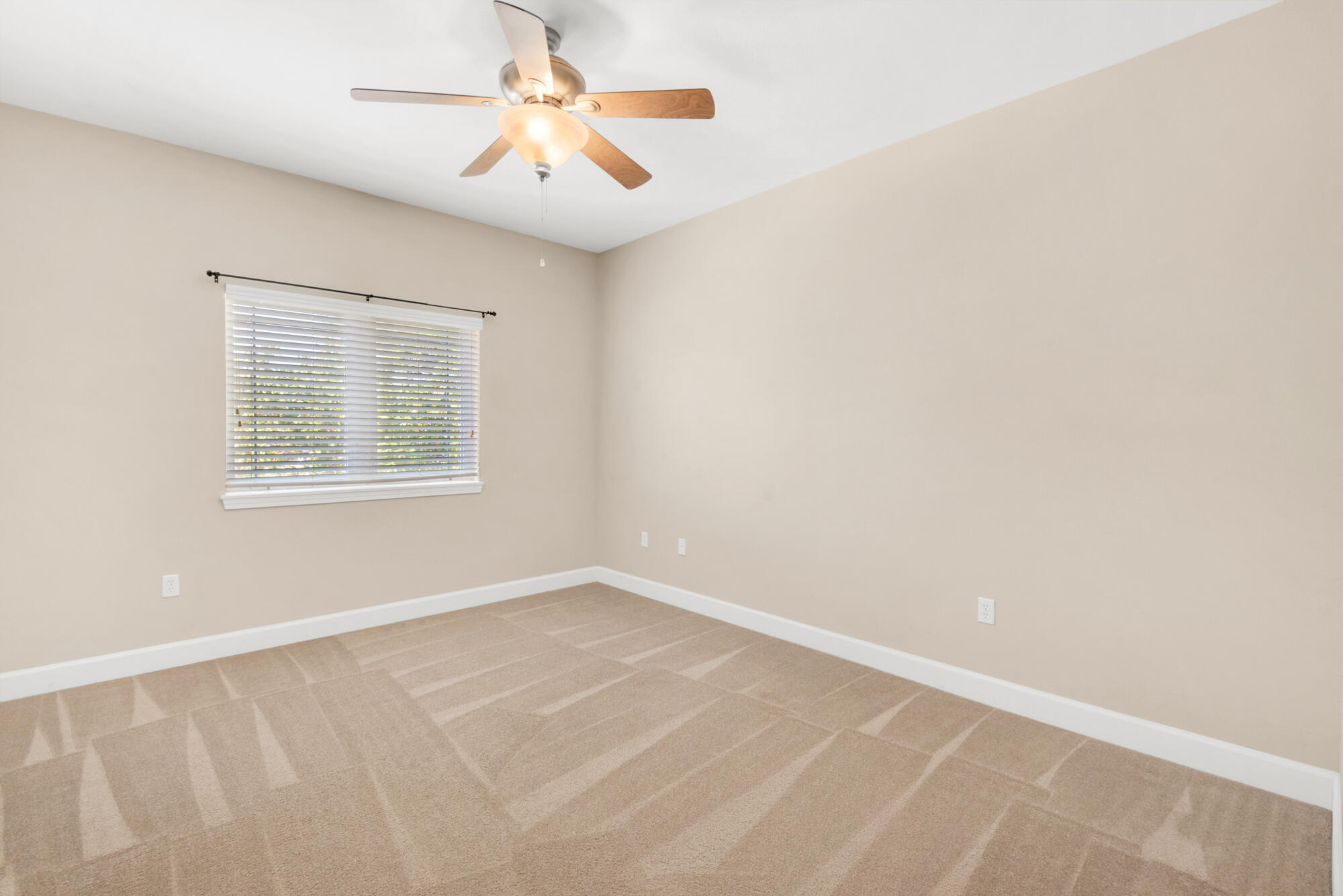 SHELL HARBOR CONDOMI - Residential Lease