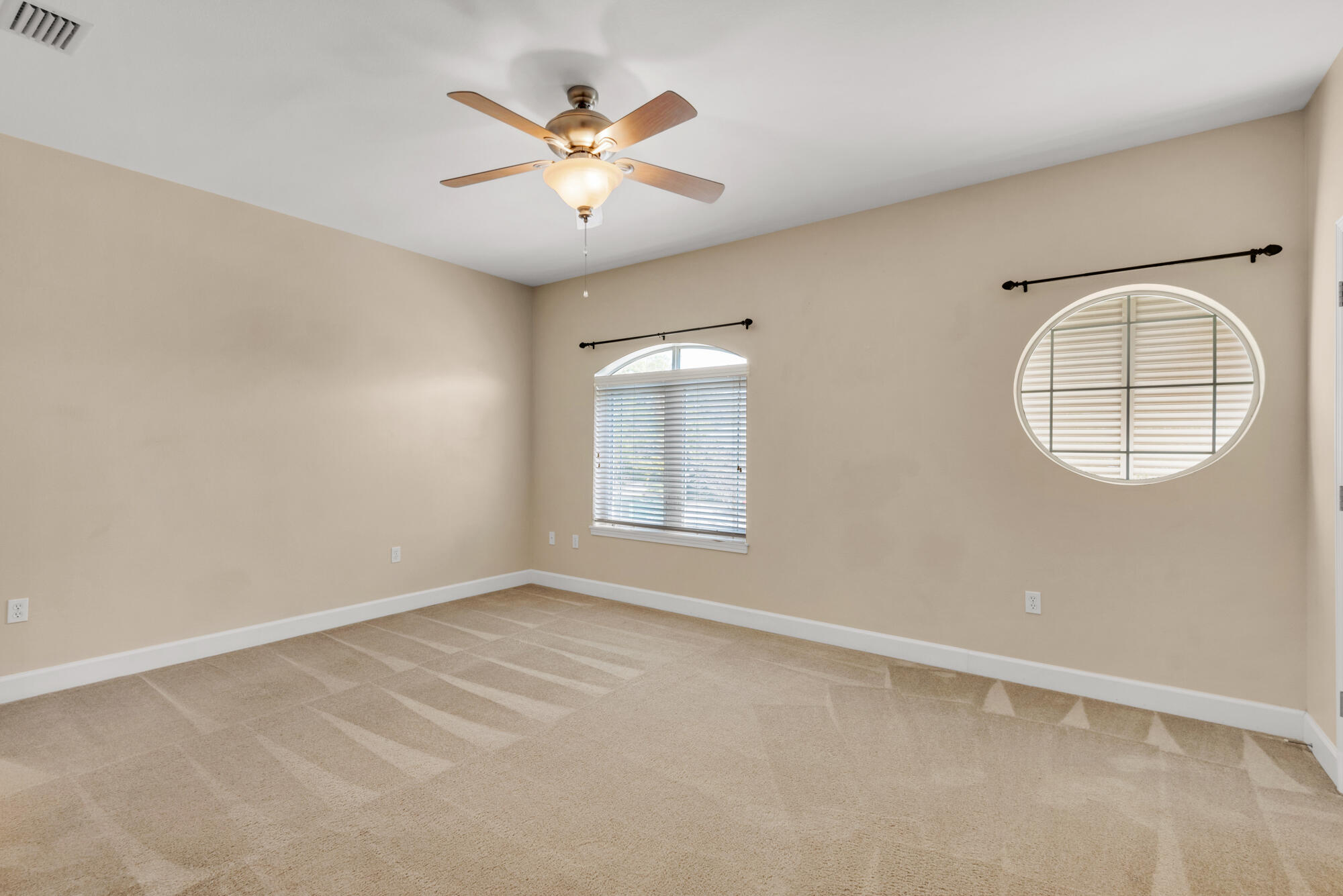 SHELL HARBOR CONDOMI - Residential Lease