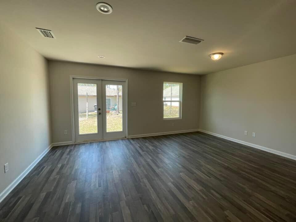 HUNTERS RIDGE - Residential Lease