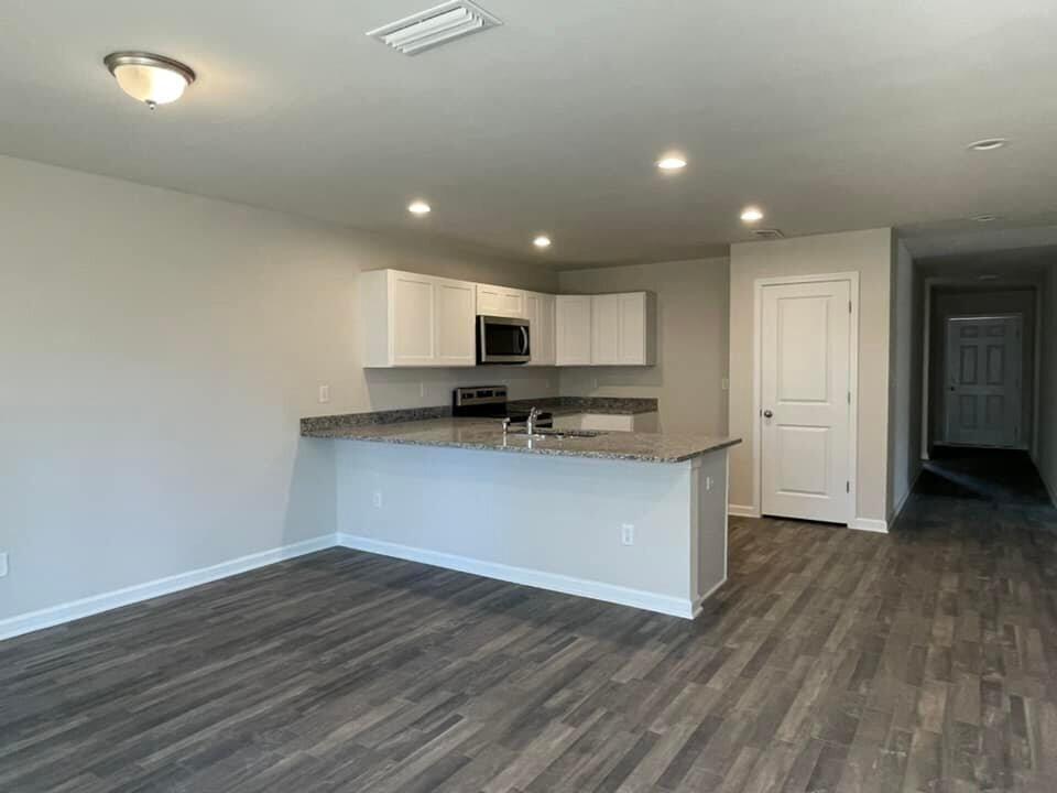 HUNTERS RIDGE - Residential Lease