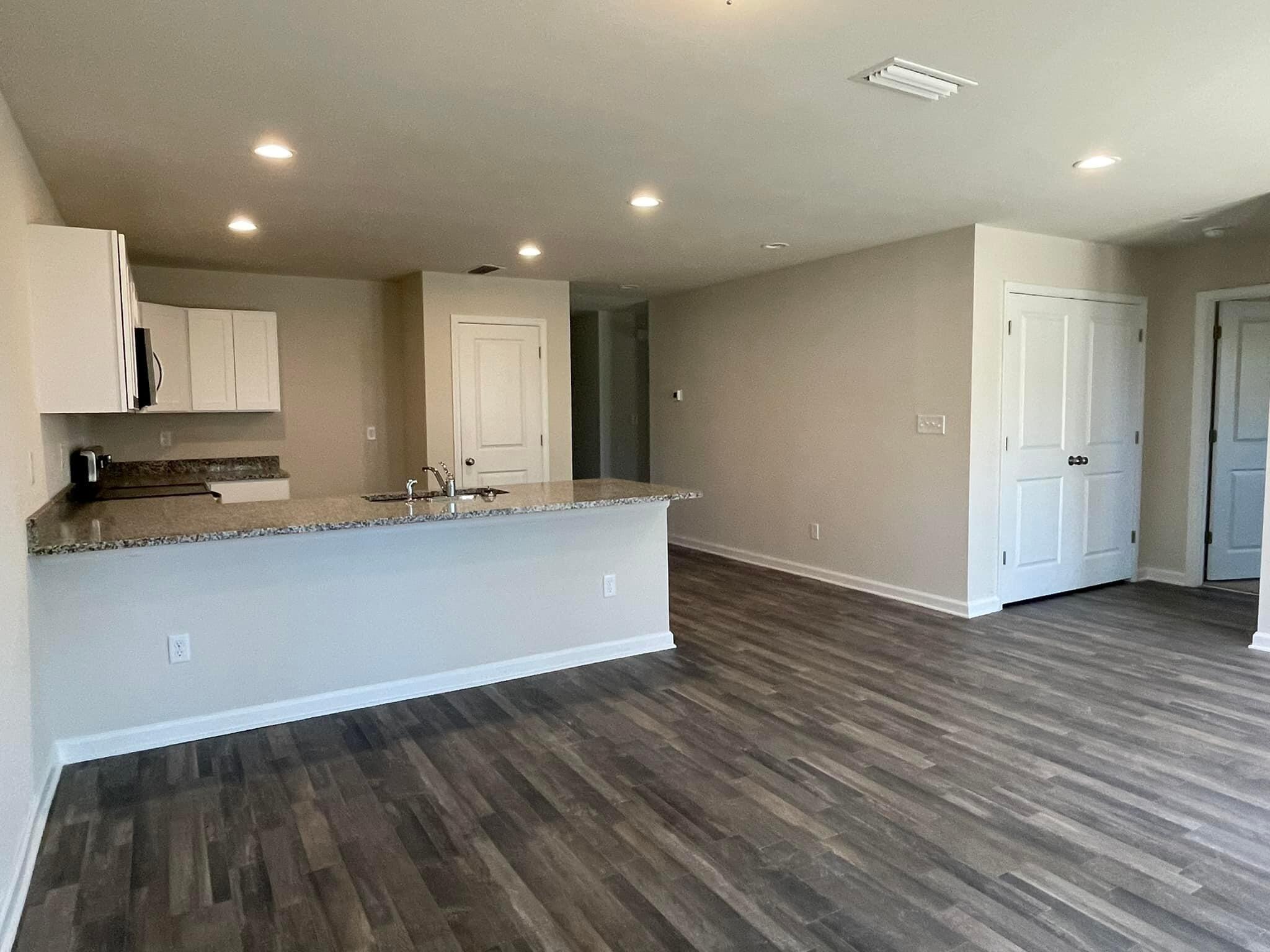 HUNTERS RIDGE - Residential Lease