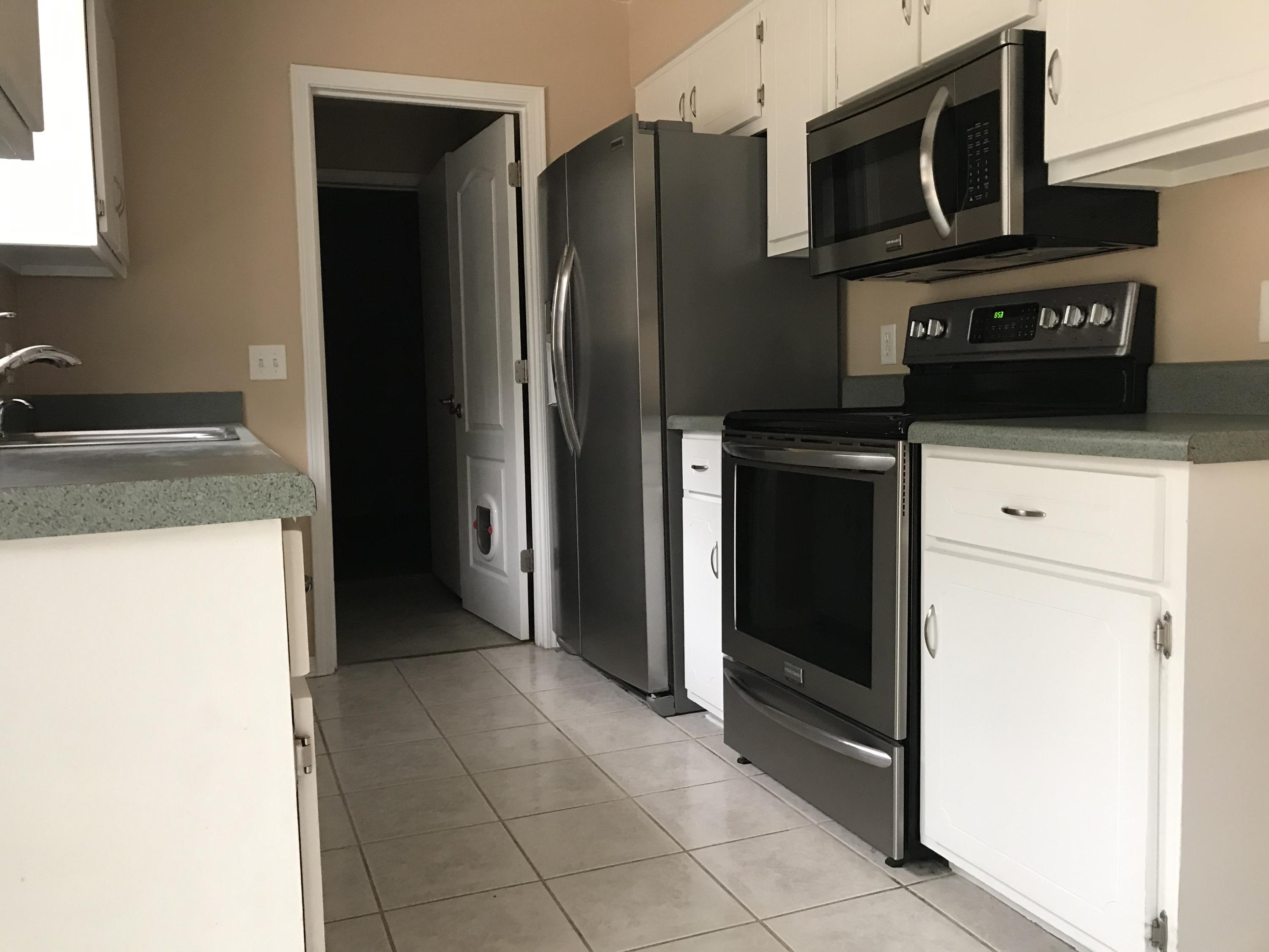 SHOAL TERRACE ESTATES - Residential Lease
