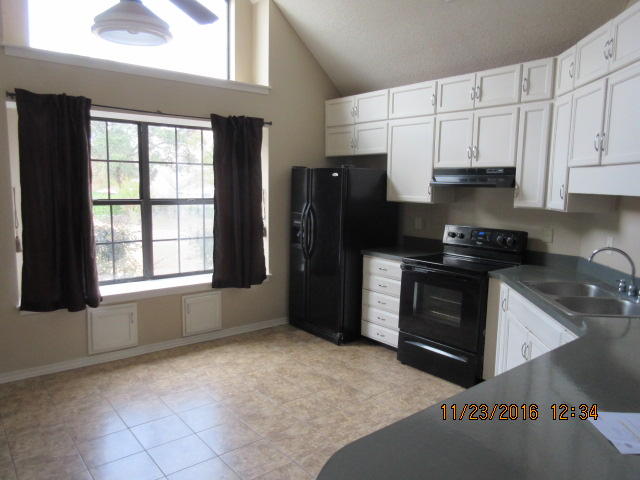 COUNTRYVIEW ESTATES - Residential Lease