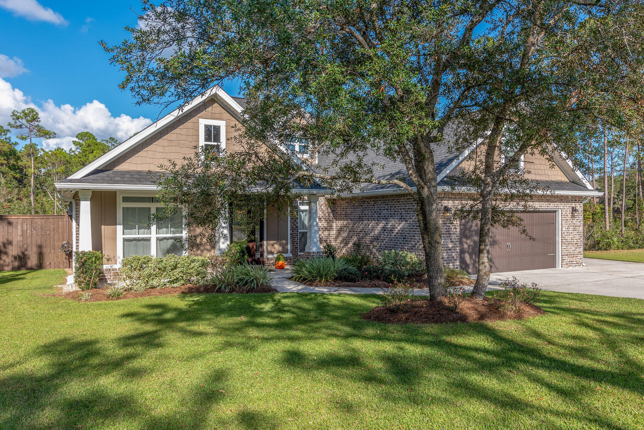 EAST BAY RIVER ESTATES 1ST ADDN - Residential Lease