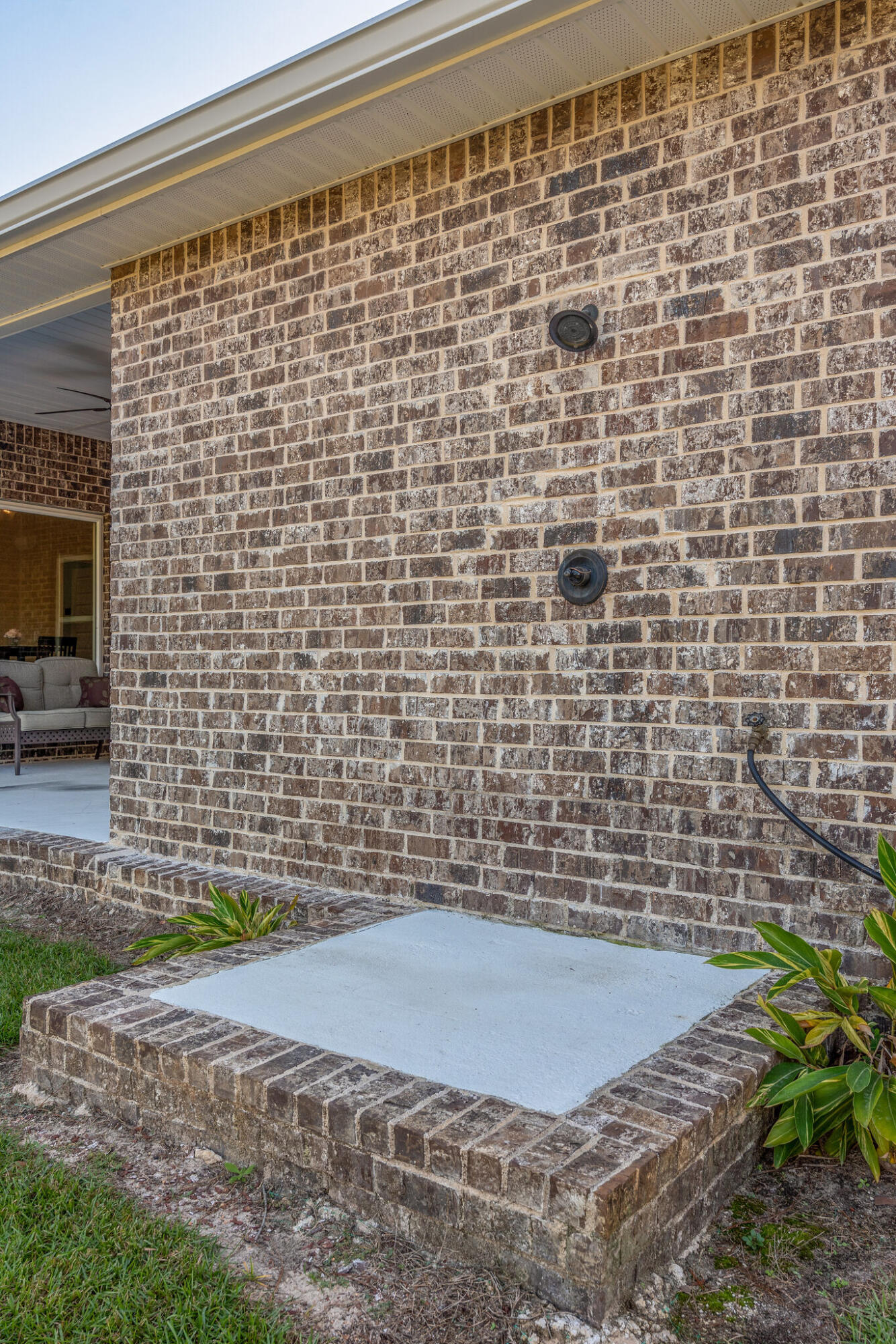 EAST BAY RIVER ESTATES 1ST ADDN - Residential Lease