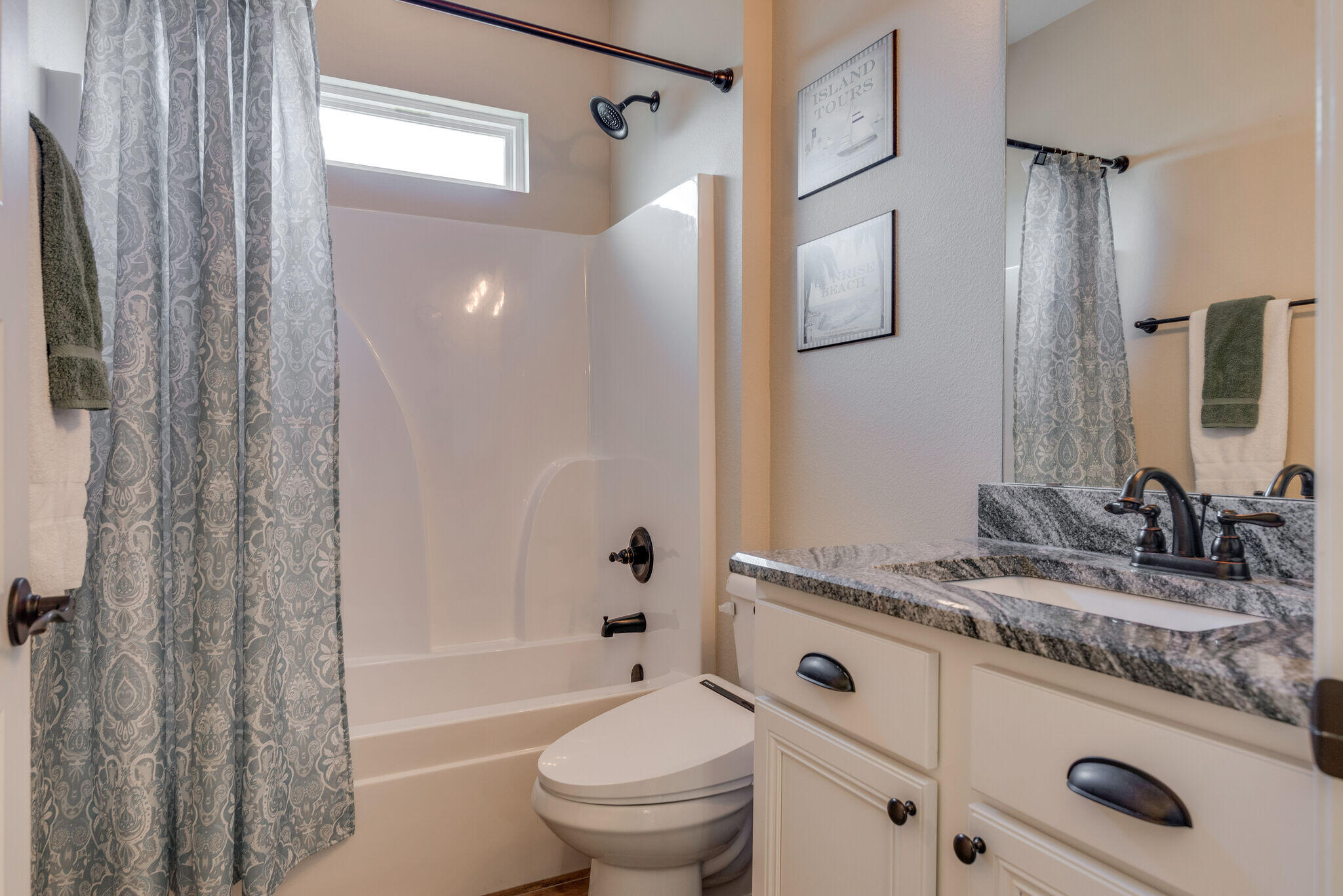 EAST BAY RIVER ESTATES 1ST ADDN - Residential Lease