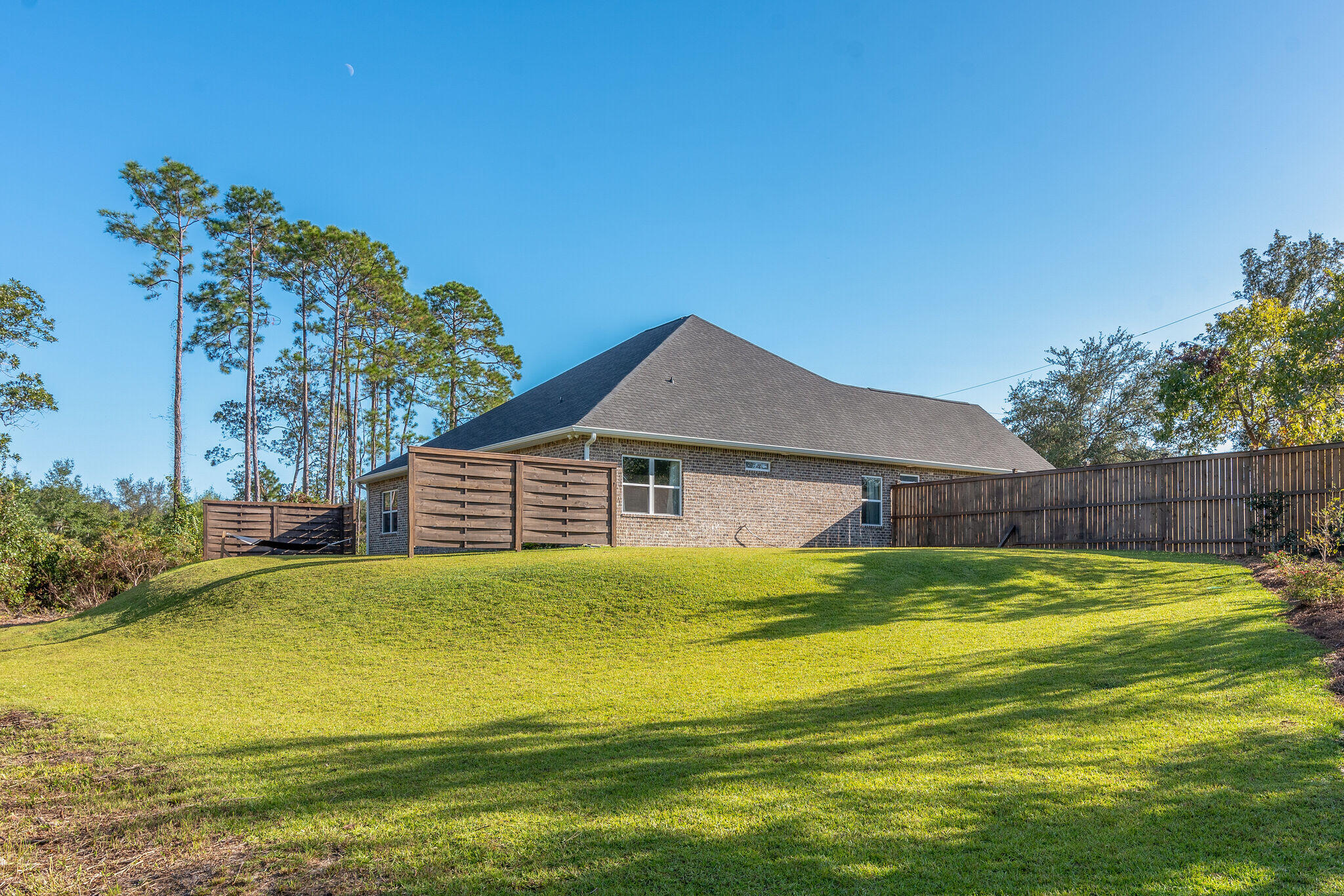 EAST BAY RIVER ESTATES 1ST ADDN - Residential Lease